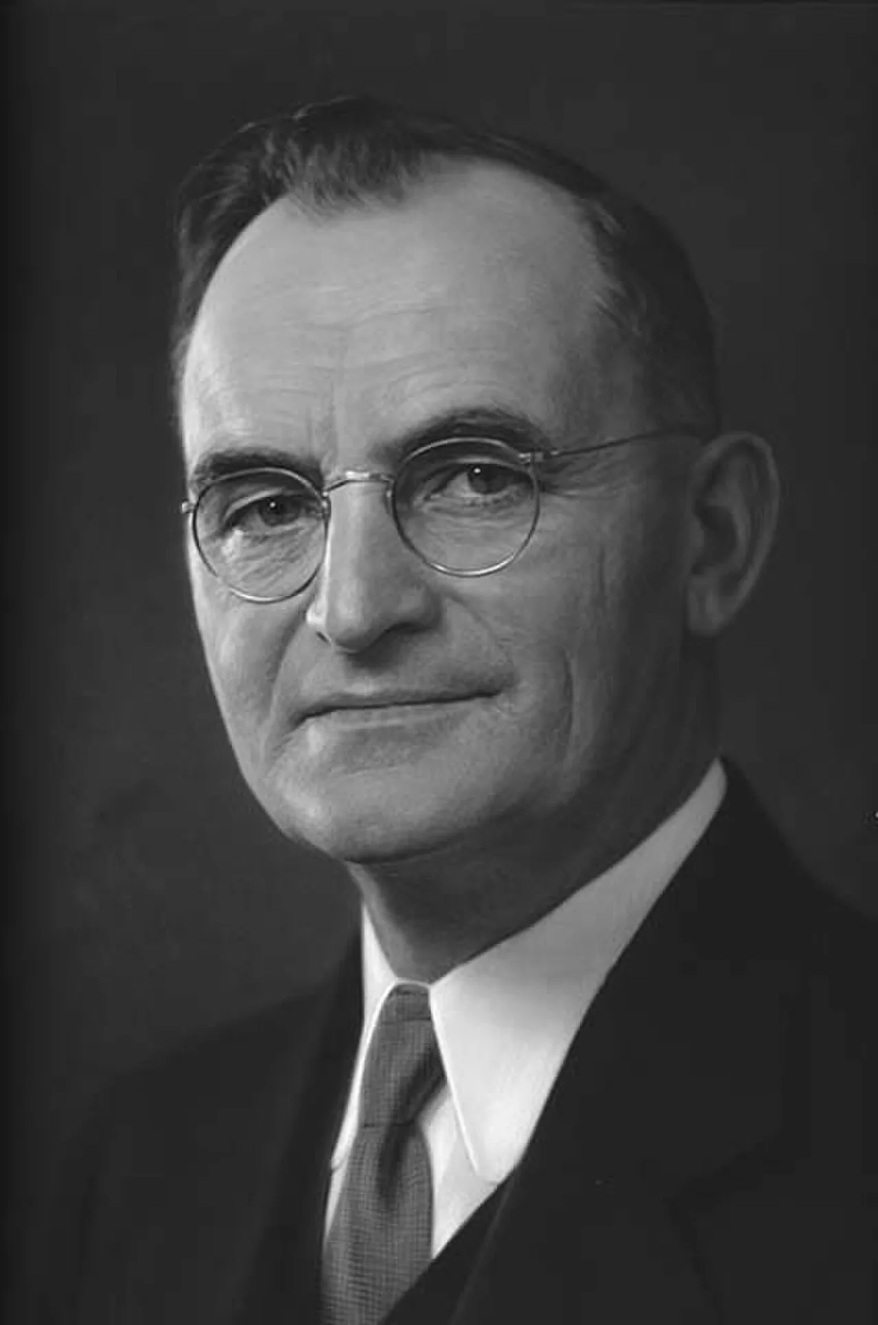 Portrait of Andrew W. Hockenhull (1877–1974) – memorial page
