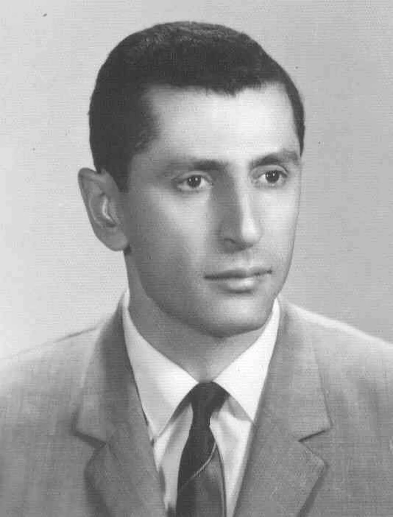 Dariush Safvat