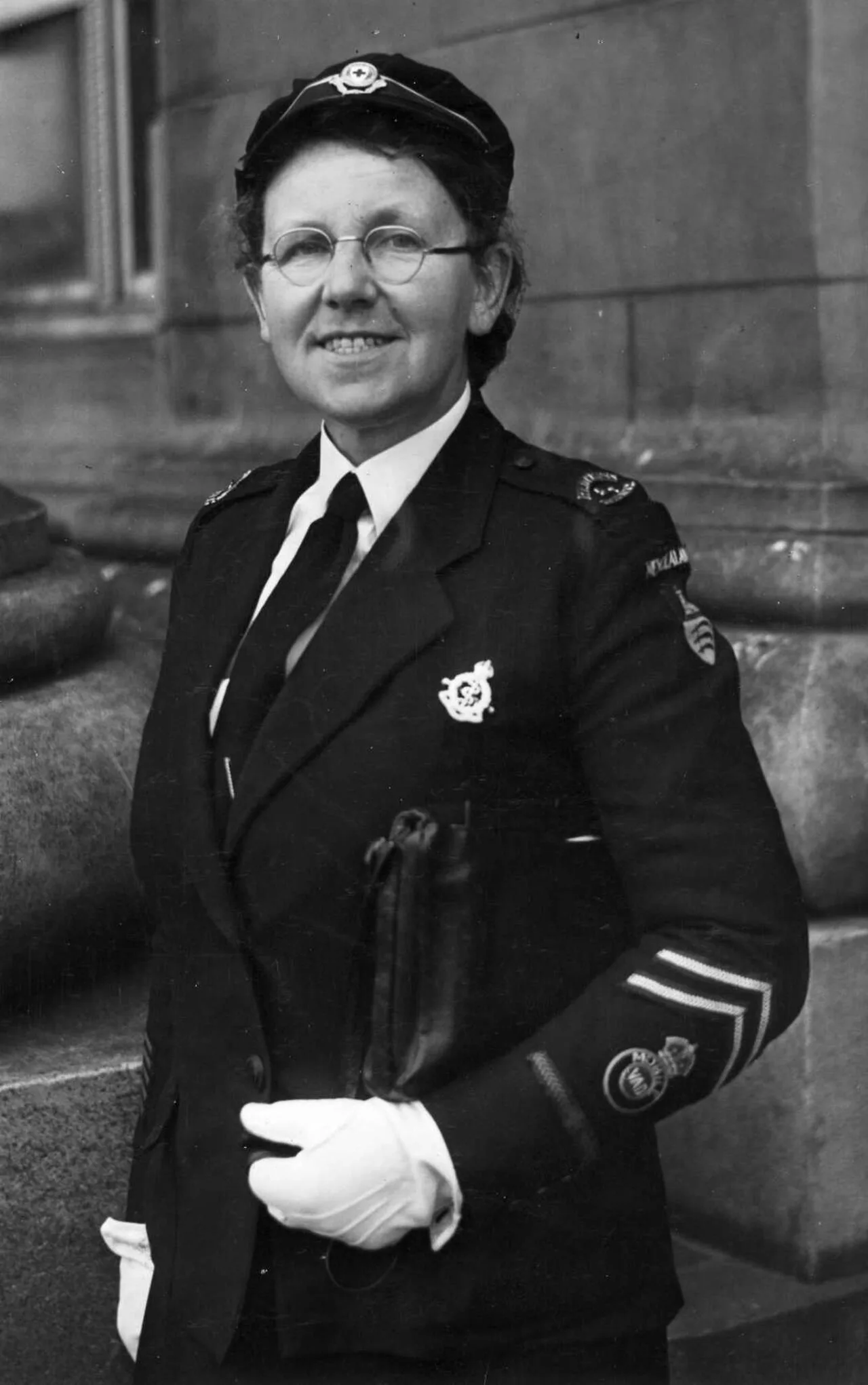 Portrait of Brenda Bell (1891–1979) – memorial page