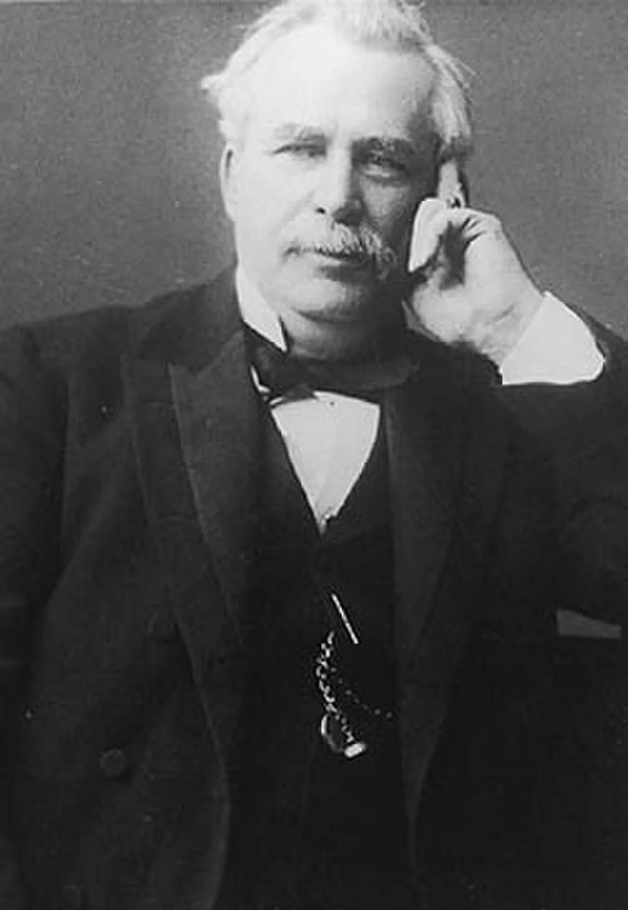 Portrait of David Mills (1831–1903) – memorial page