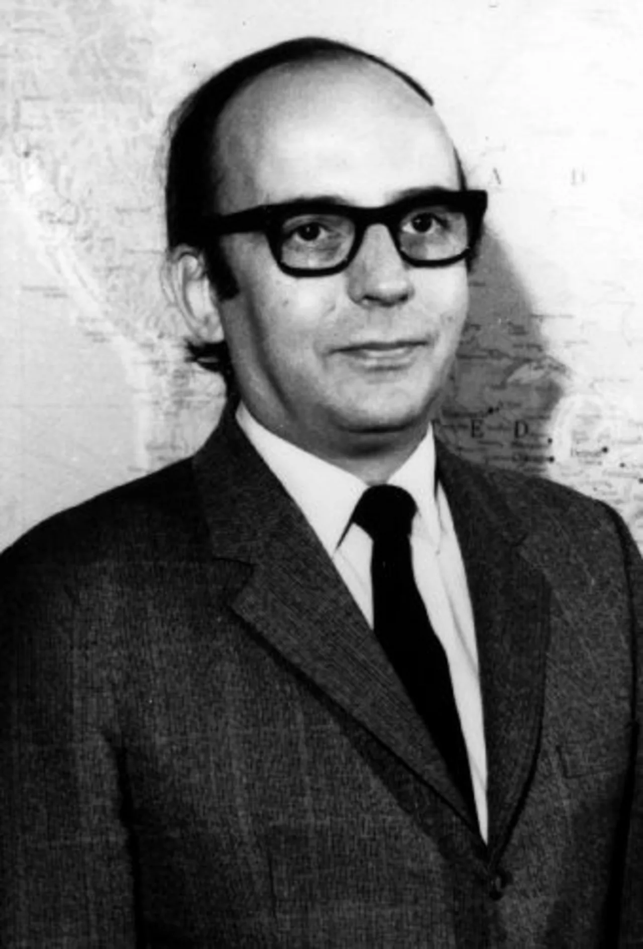 Portrait of David Sencer (1924–2011) – memorial page