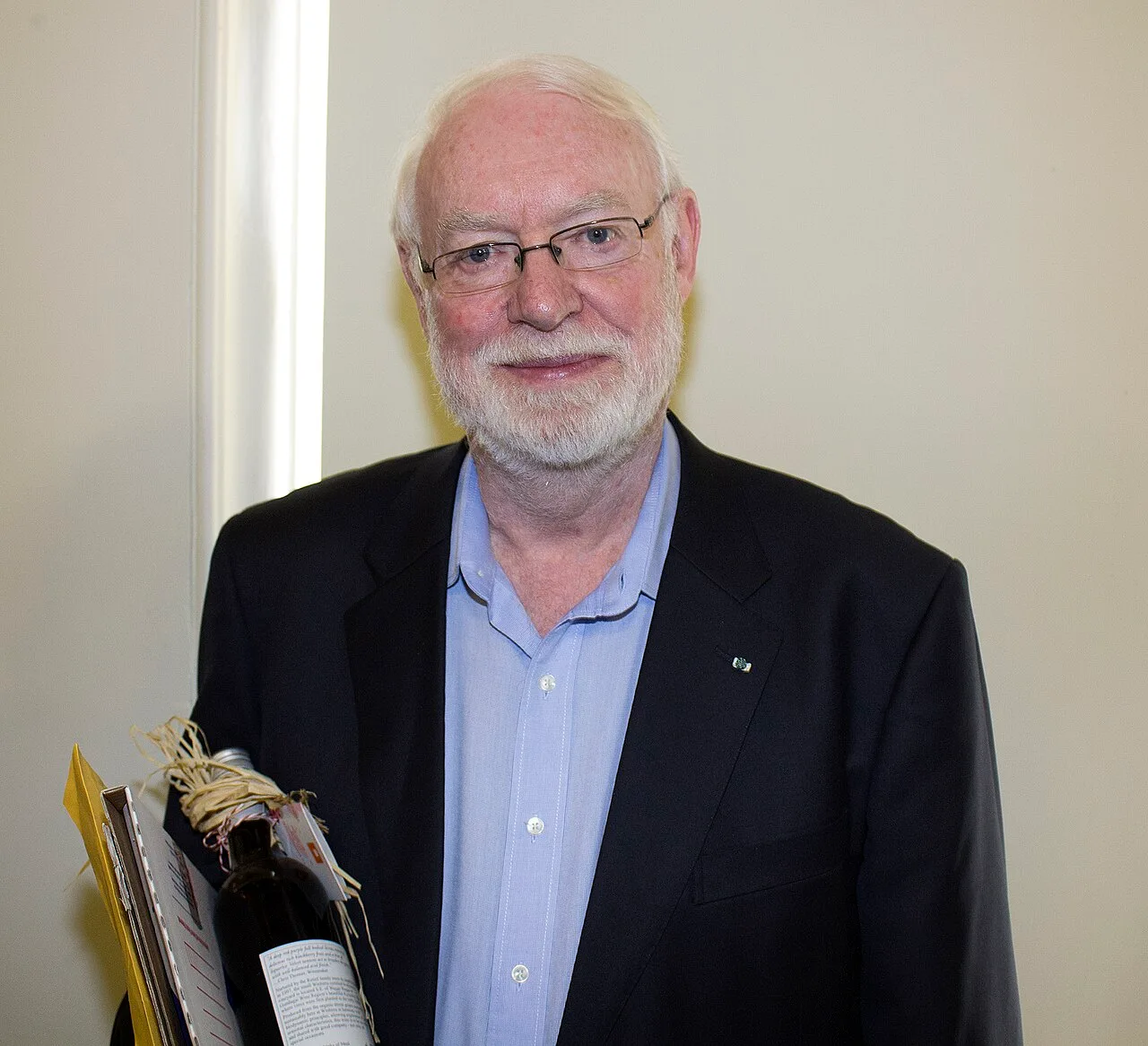 Porträt von David Stratton (1939–2025) – Gedenkseite