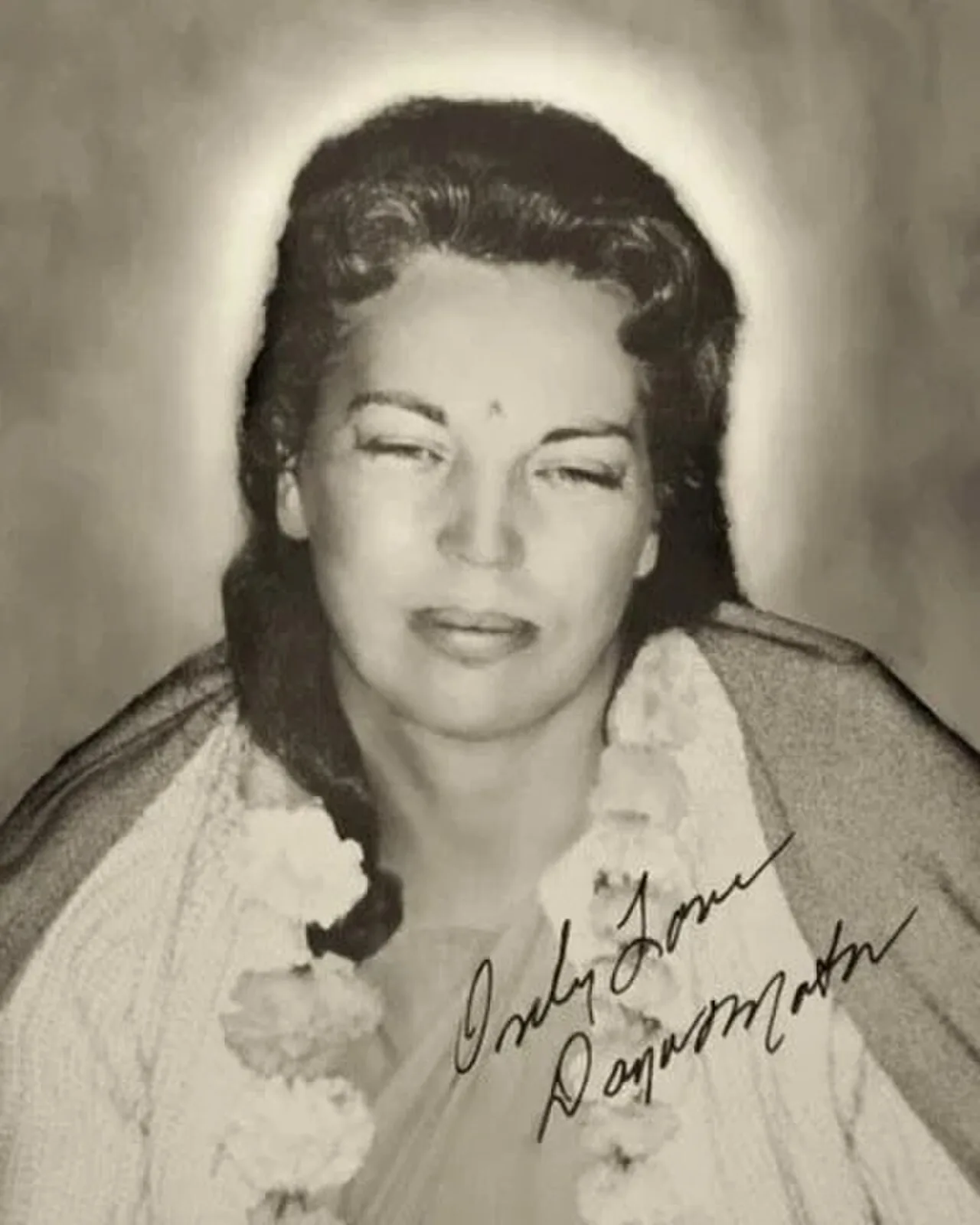 Porträt von Daya Mata (1914–2010) – Gedenkseite