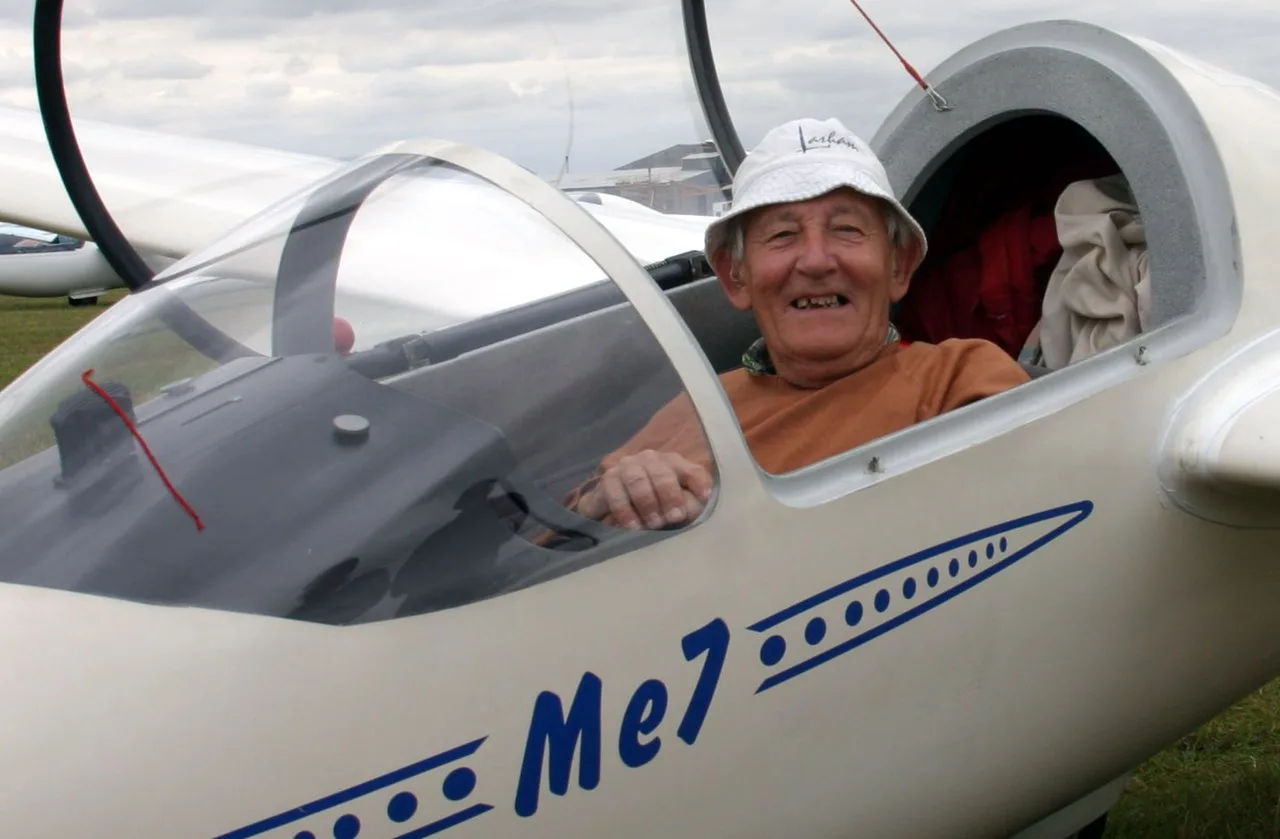 Portrait of Derek Piggott (1922–2019) – memorial page