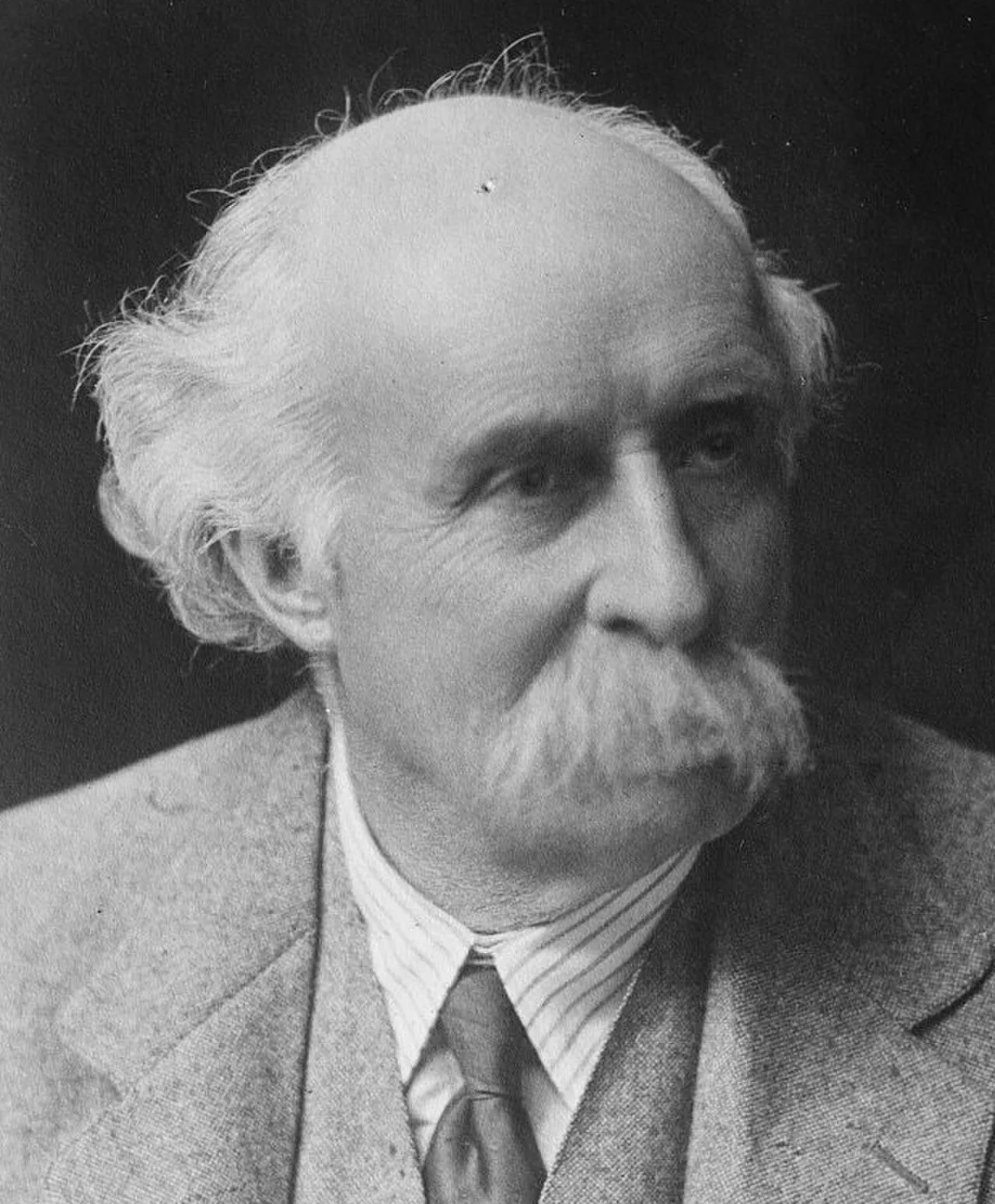 Porträt von Douglas Sladen (1856–1947) – Gedenkseite