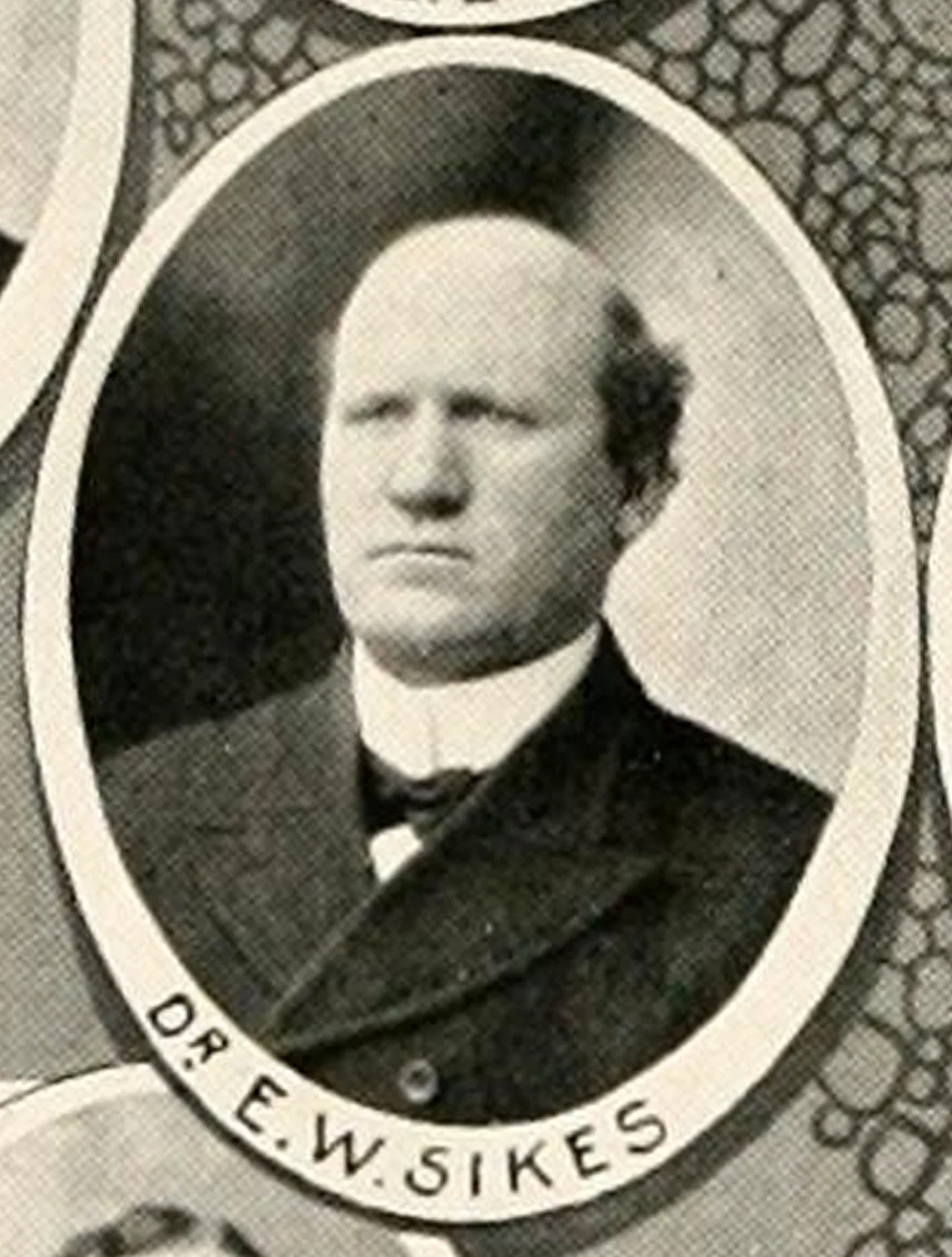 Porträt von E. Walter Sikes (1868–1941) – Gedenkseite