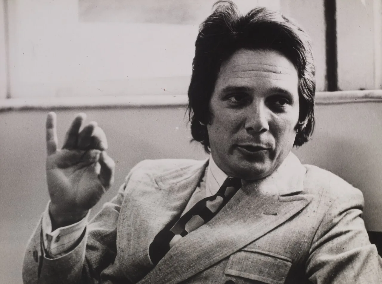 Porträt von Eduardo Portella (1932–2017) – Gedenkseite