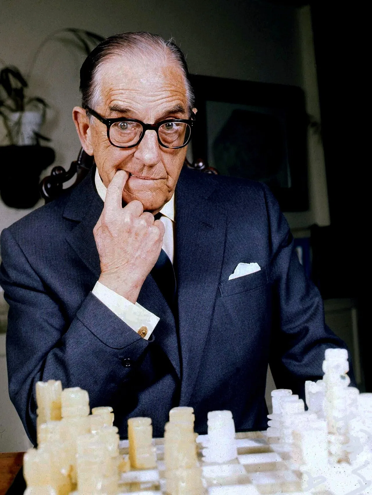 Portrait of Stanley Holloway (1890–1982) – memorial page