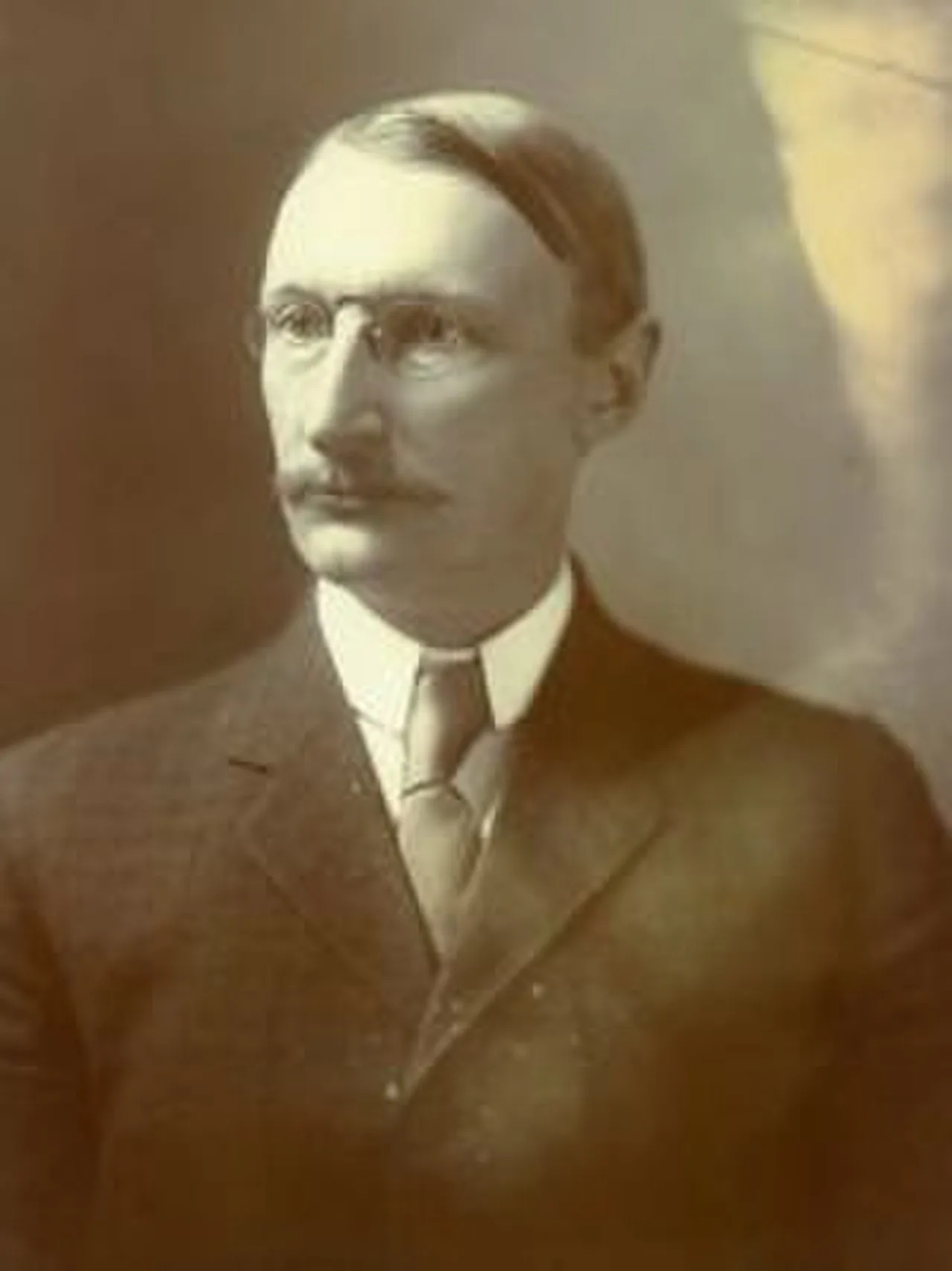 Portrait of Fred Dennett (1863–1928) – memorial page