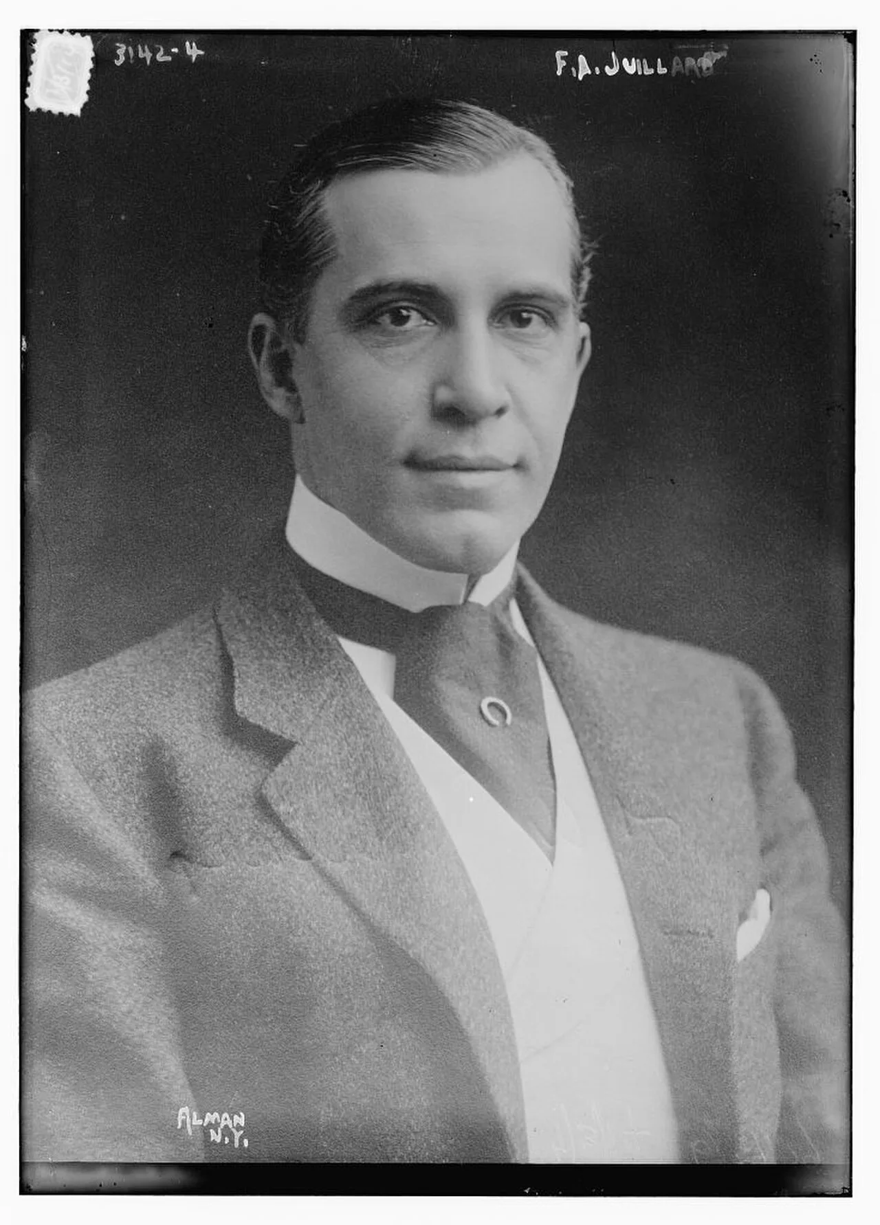 Porträt von Frederic Augustus Juilliard (1868–1937) – Gedenkseite