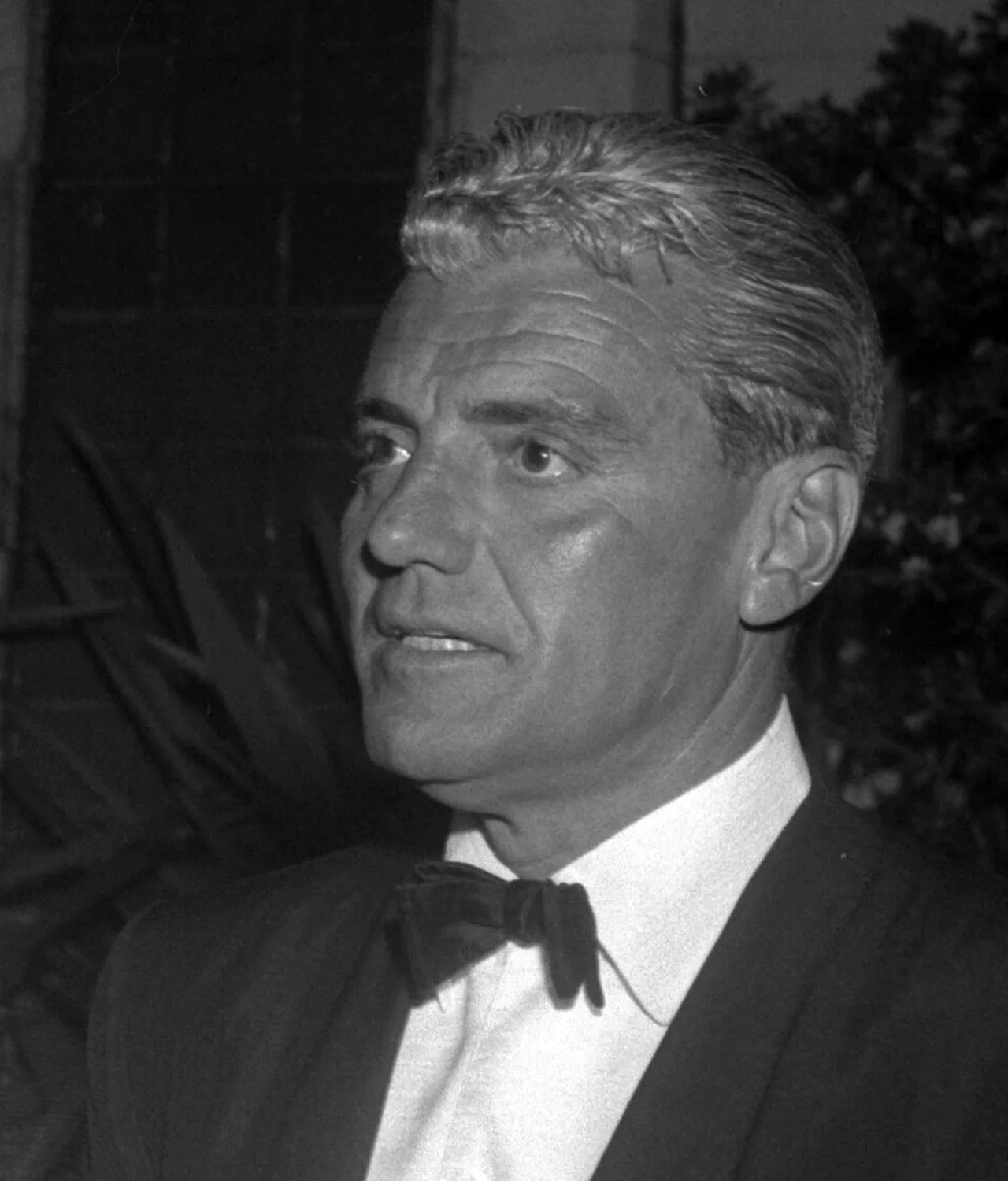 Porträt von Greg Bautzer (1911–1987) – Gedenkseite