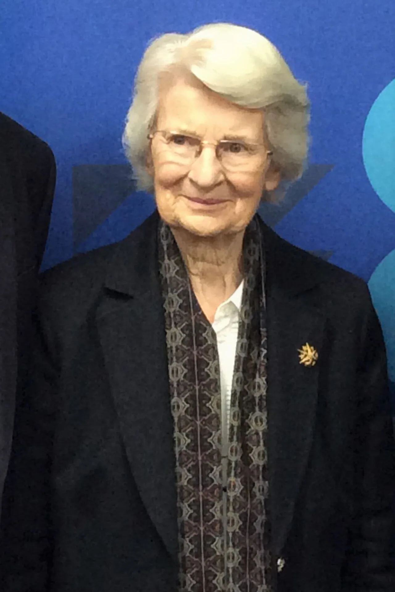 Portrait of Sylvia Walton (1941–2024) – memorial page