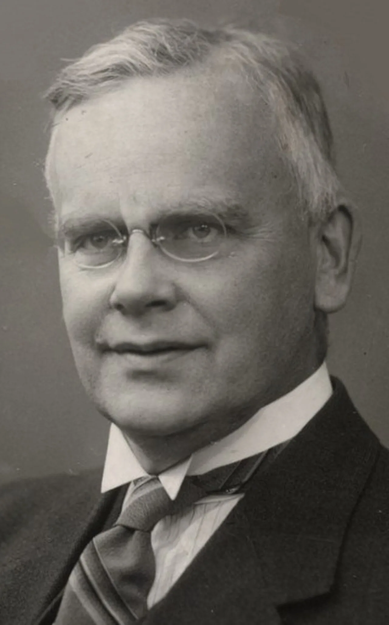Portrait of Harald Gram (1887–1961) – memorial page