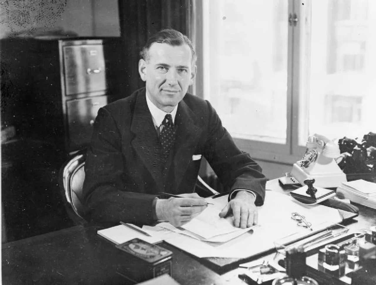 Porträt von Ian Balfour, 1. Baron Balfour of Inchrye (1897–1988) – Gedenkseite