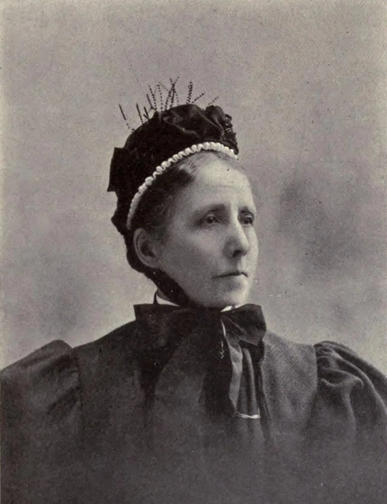 Portrait of Harriet A. Roche (1835–1921) – memorial page