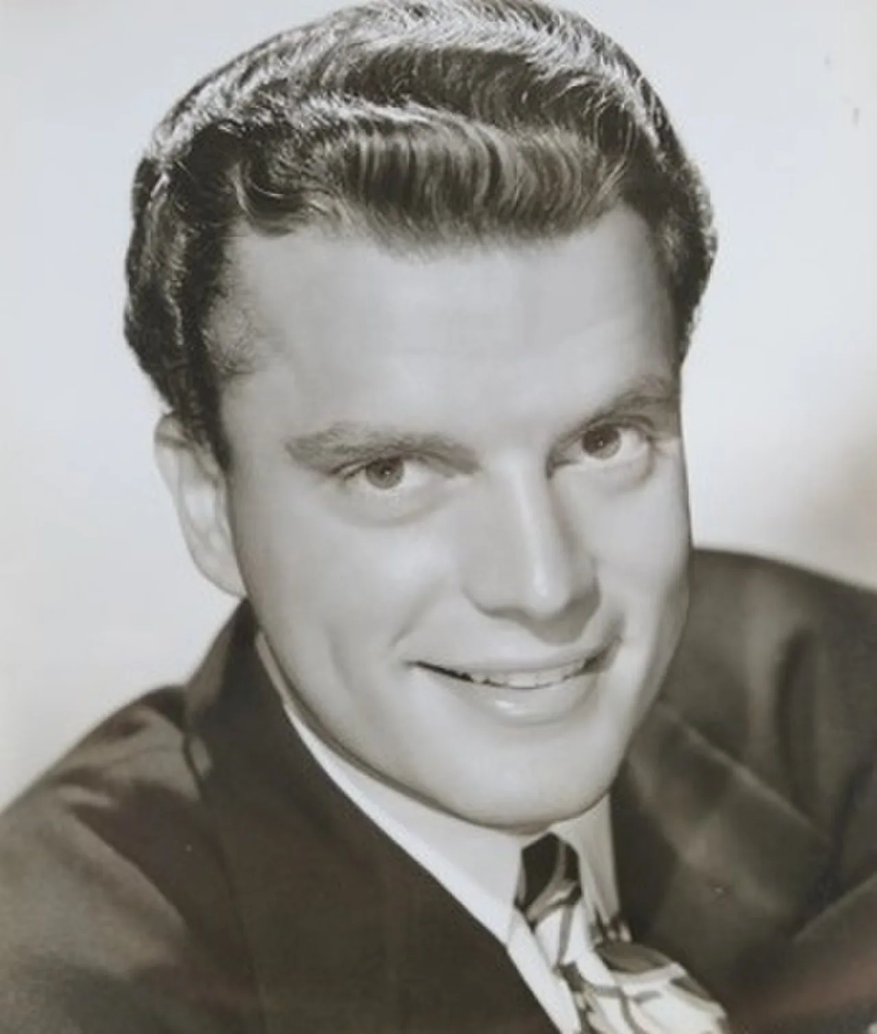Portrait of Harry Lewis (1920–2013) – memorial page