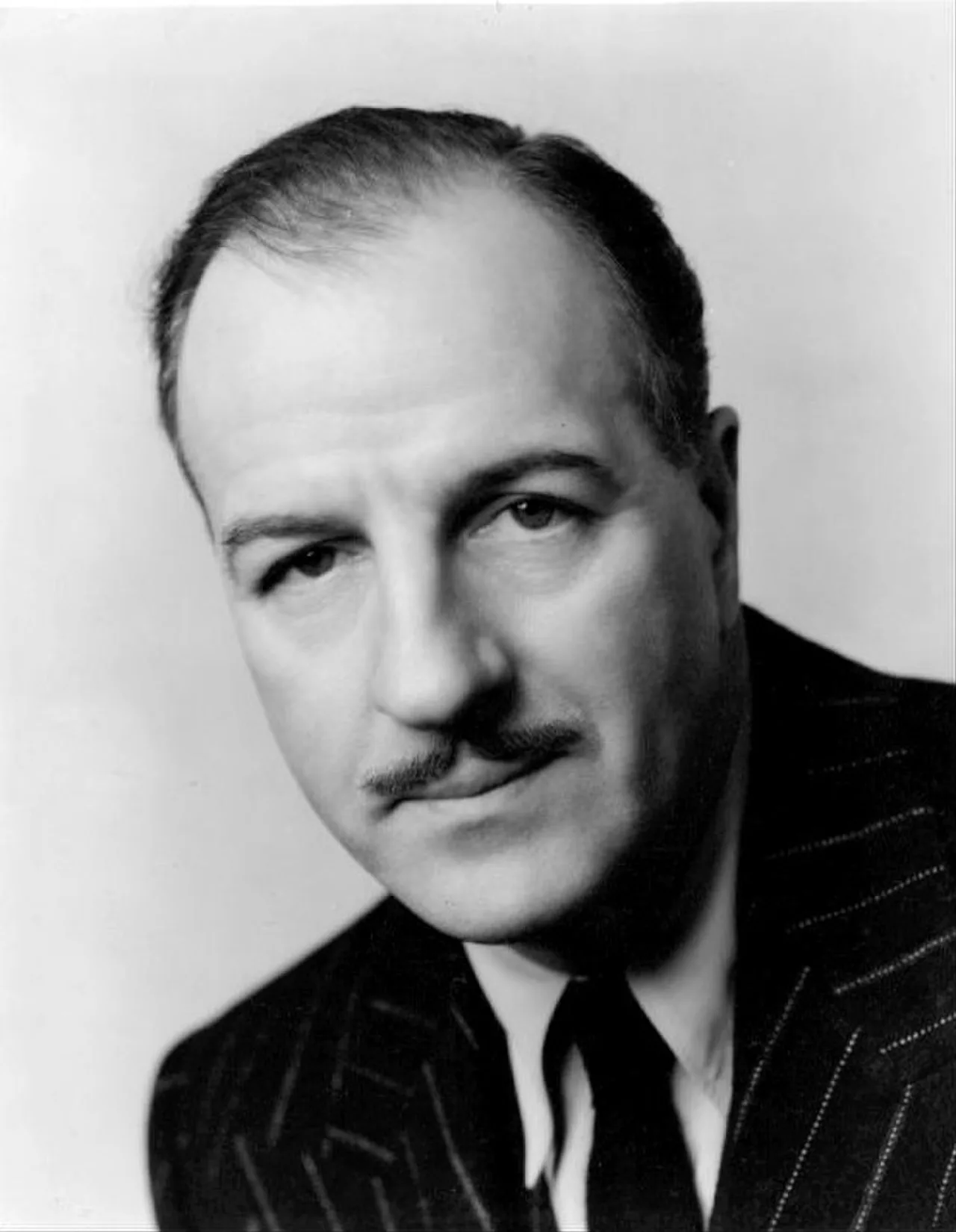 Porträt von Louis Calhern (1895–1956) – Gedenkseite