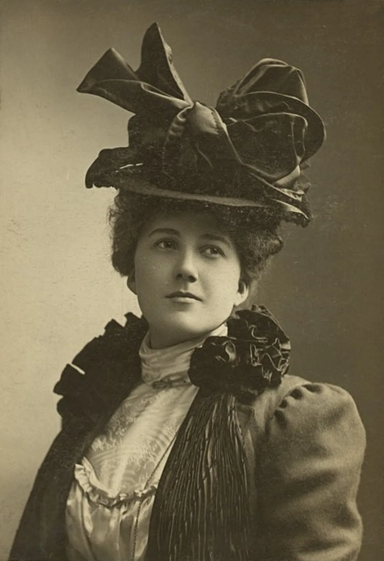 Hilda Spong