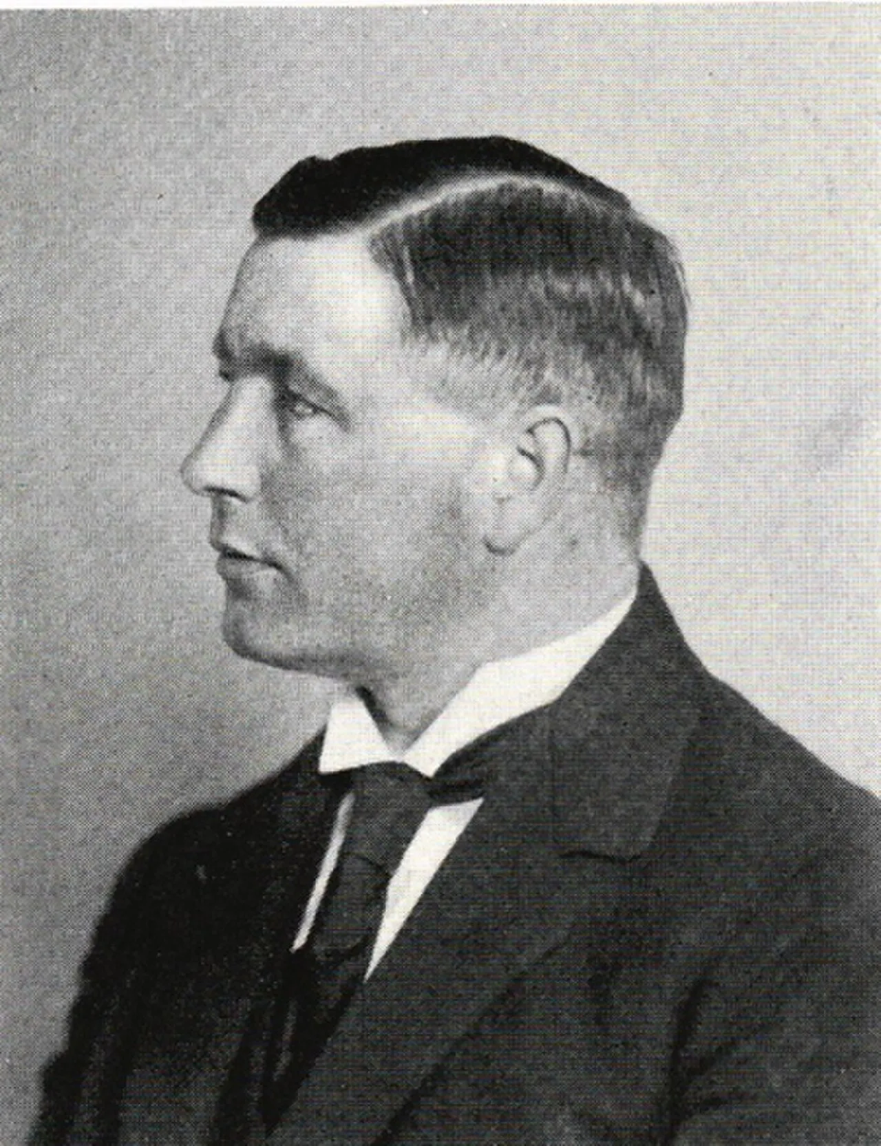 Porträt von Gustaf Hellbacken (1885–1961) – Gedenkseite