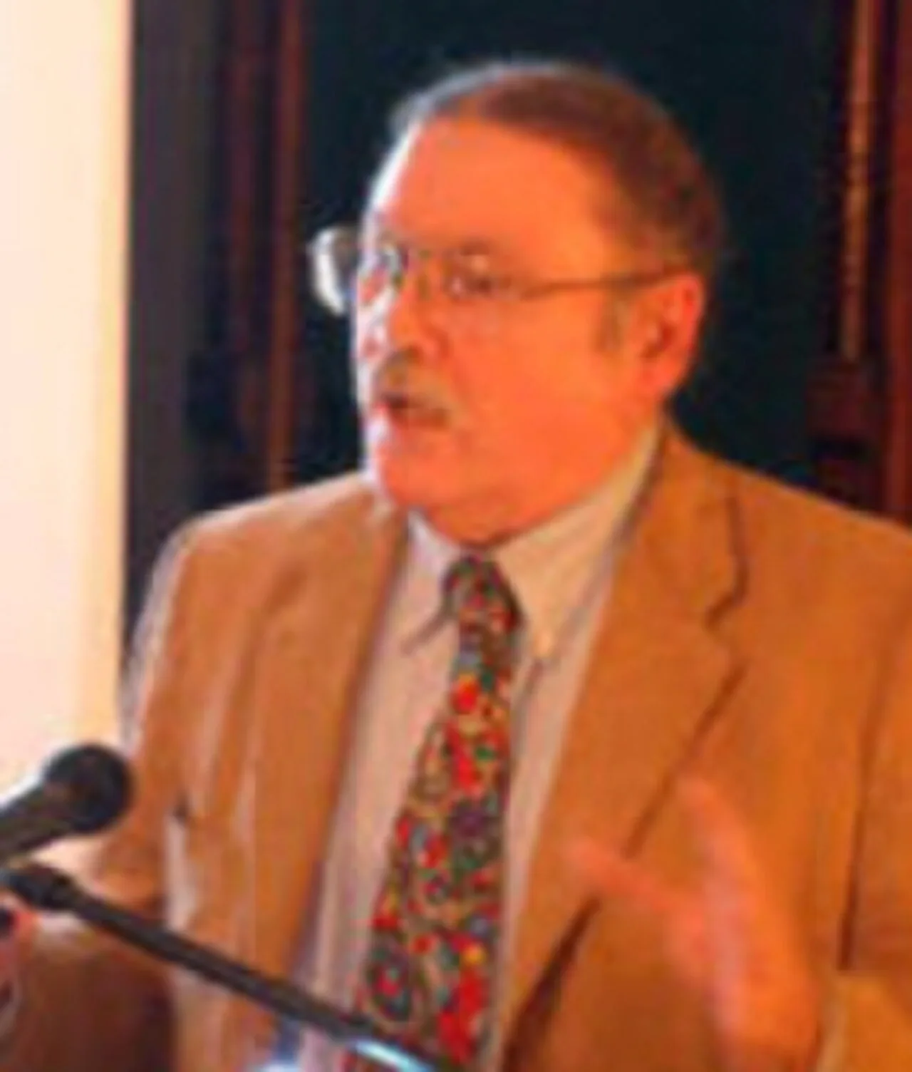 Porträt von John Prados (1951–2022) – Gedenkseite