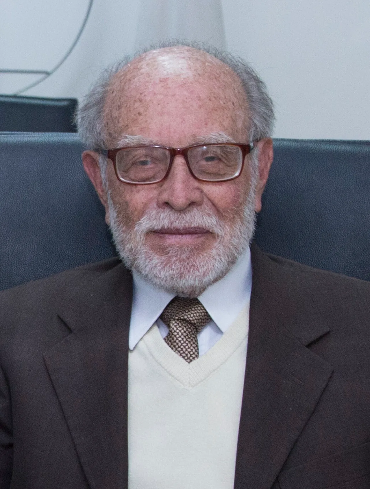 Porträt von Julio César Trujillo (1931–2019) – Gedenkseite
