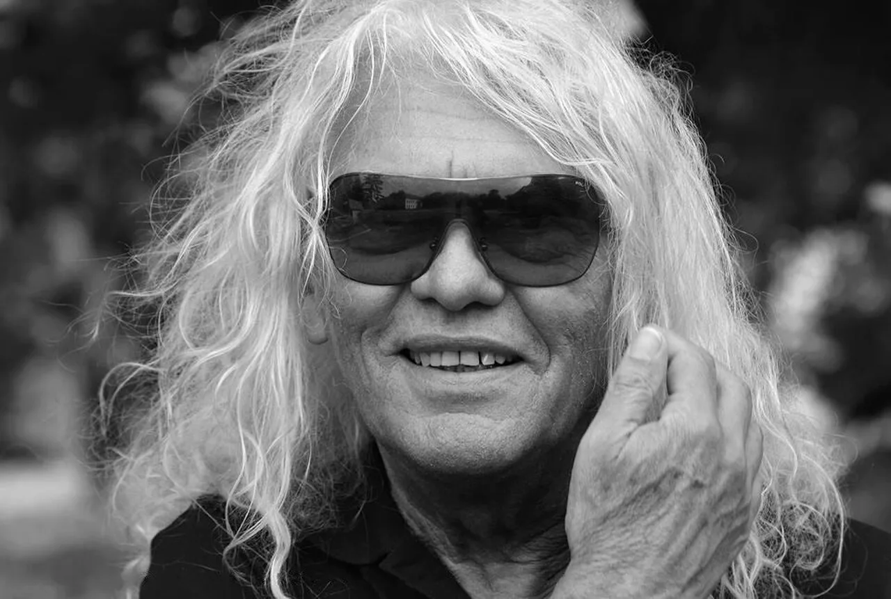 Porträt von János Kóbor (1943–2021) – Gedenkseite