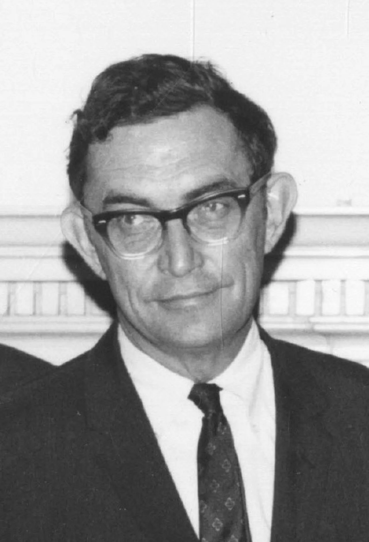 Porträt von Charles E. Lee (1917–2008) – Gedenkseite