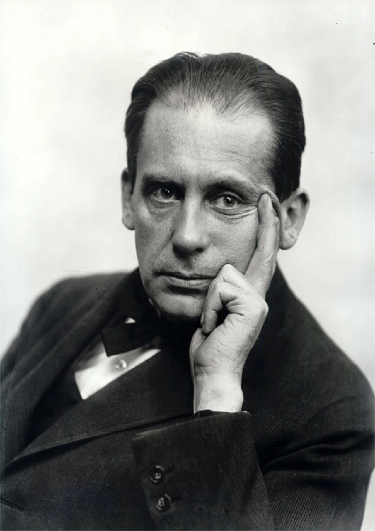 Portrait of Walter Gropius (1883–1969) – memorial page