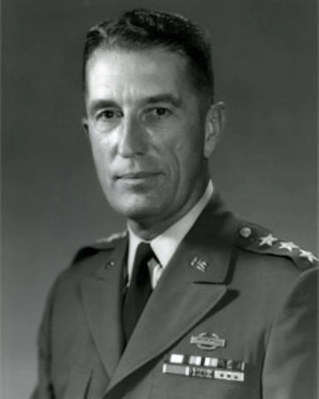 Porträt von James K. Woolnough (1910–1996) – Gedenkseite