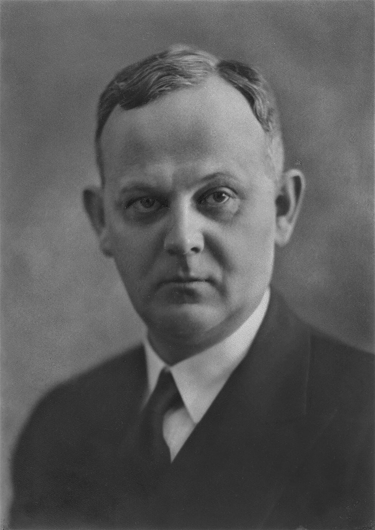 Portrait of Harald Pedersen (1888–1945) – memorial page
