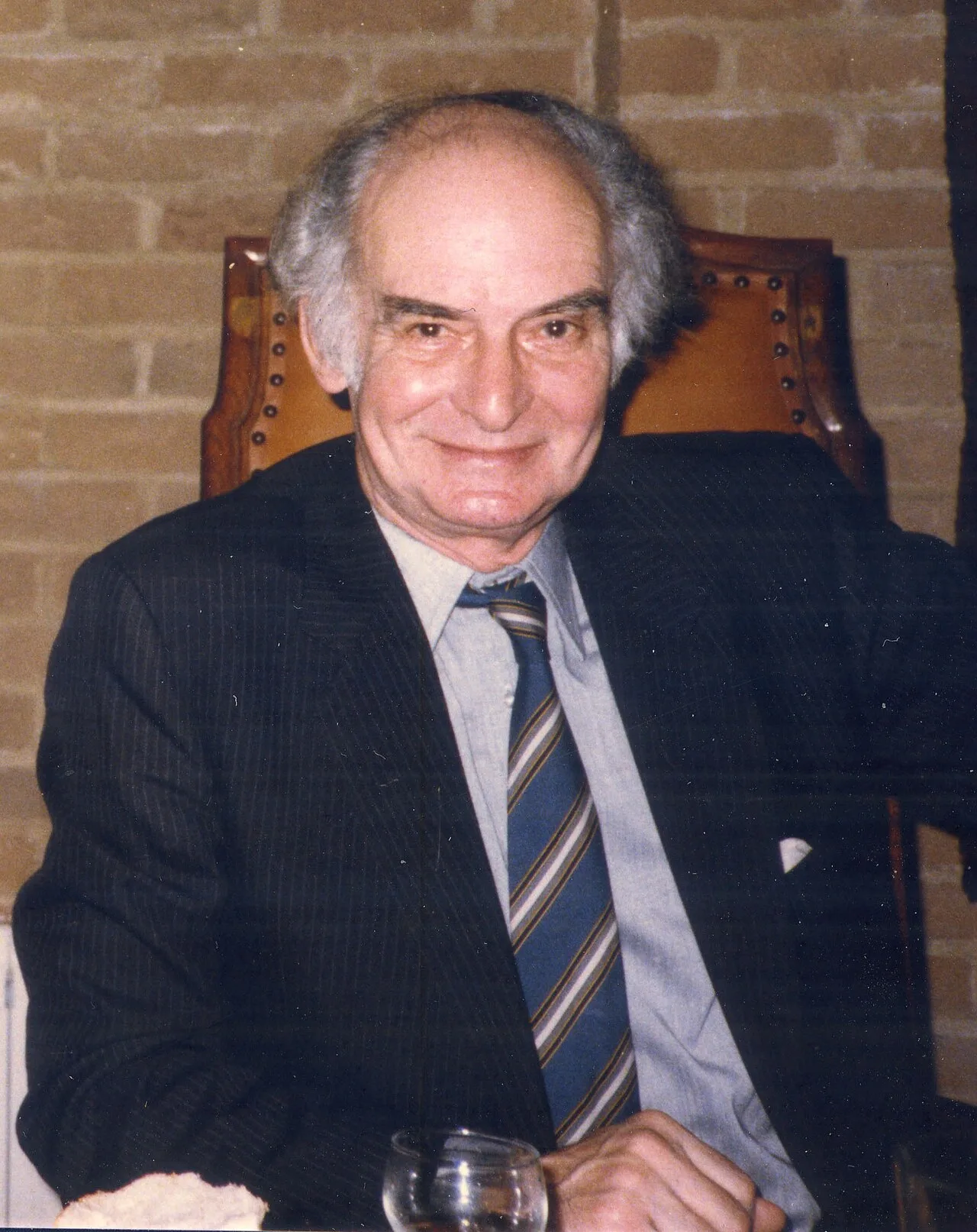 Porträt von John Bamborough (1921–2009) – Gedenkseite
