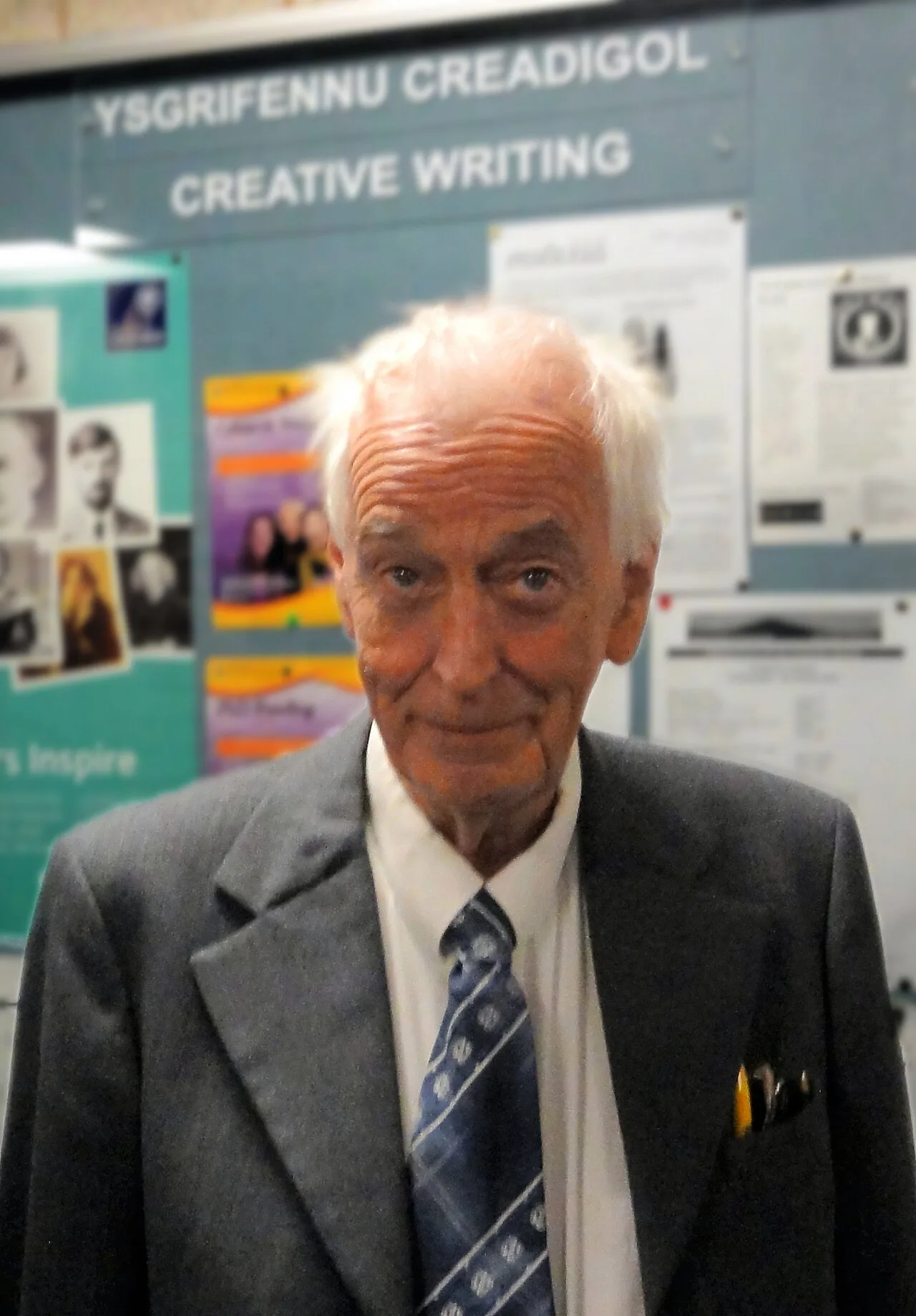 Porträt von John Davies (1938–2015) – Gedenkseite