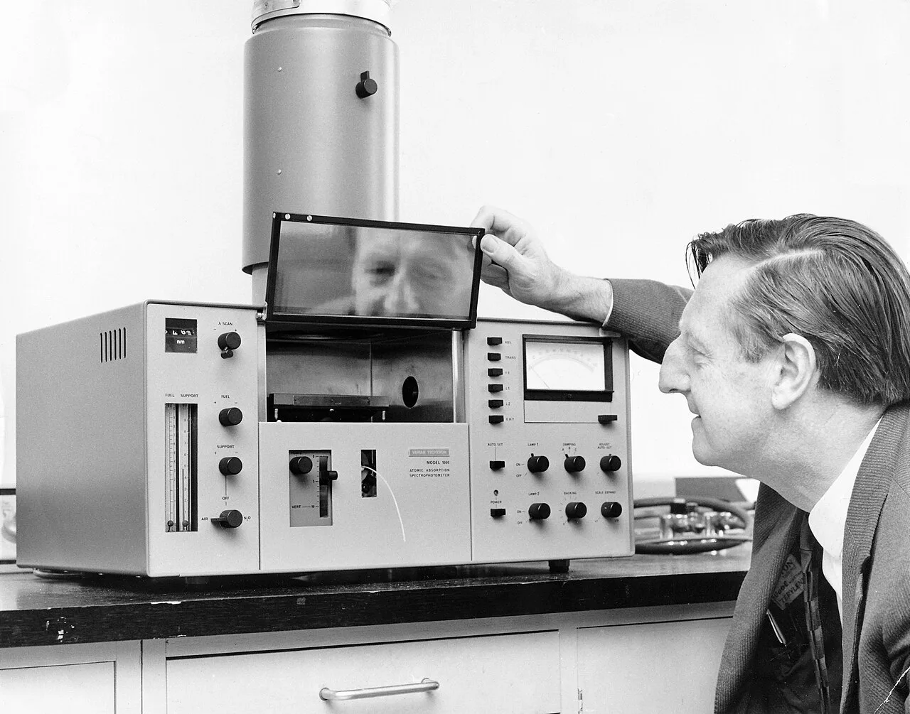 Portrait of Alan Walsh (1916–1998) – memorial page