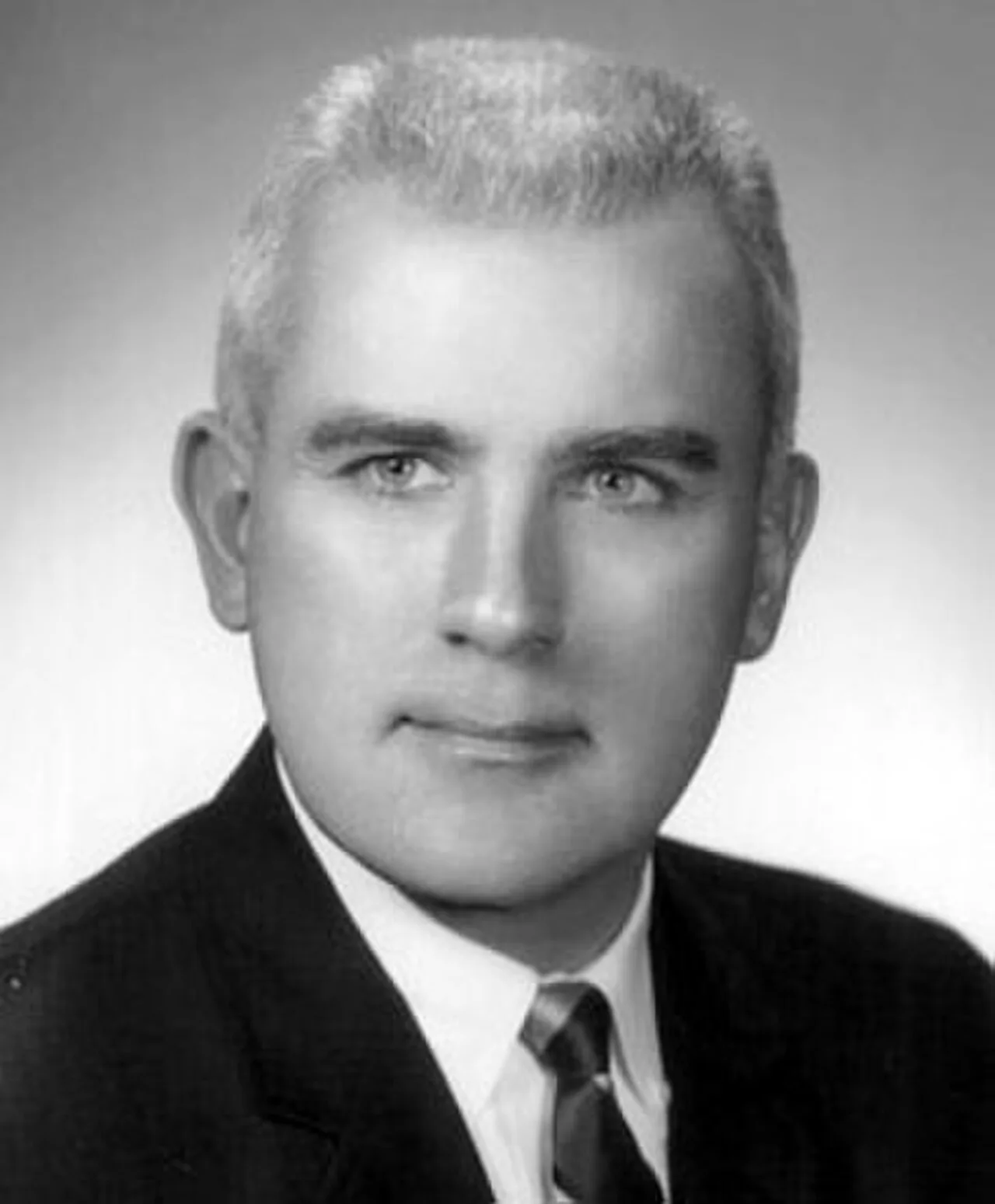 Portrait of John Hopper (1923–1996) – memorial page