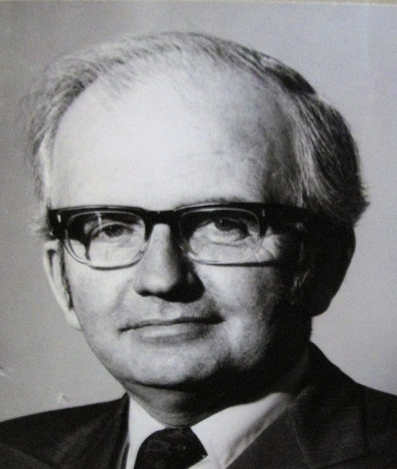 Portrait of Joseph H. Casey (1918–2010) – memorial page