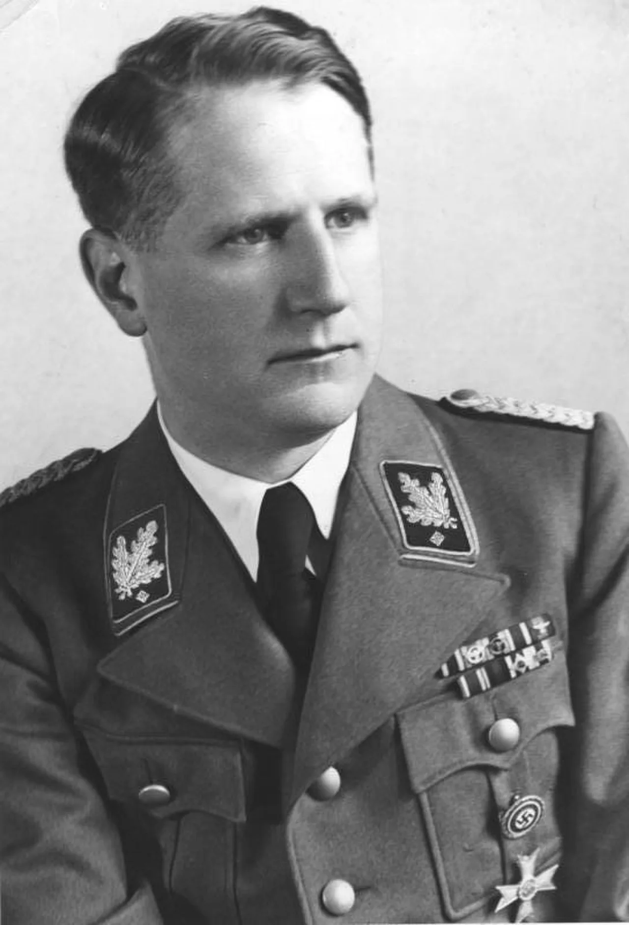 Portrait of Leonardo Conti (1900–1945) – memorial page