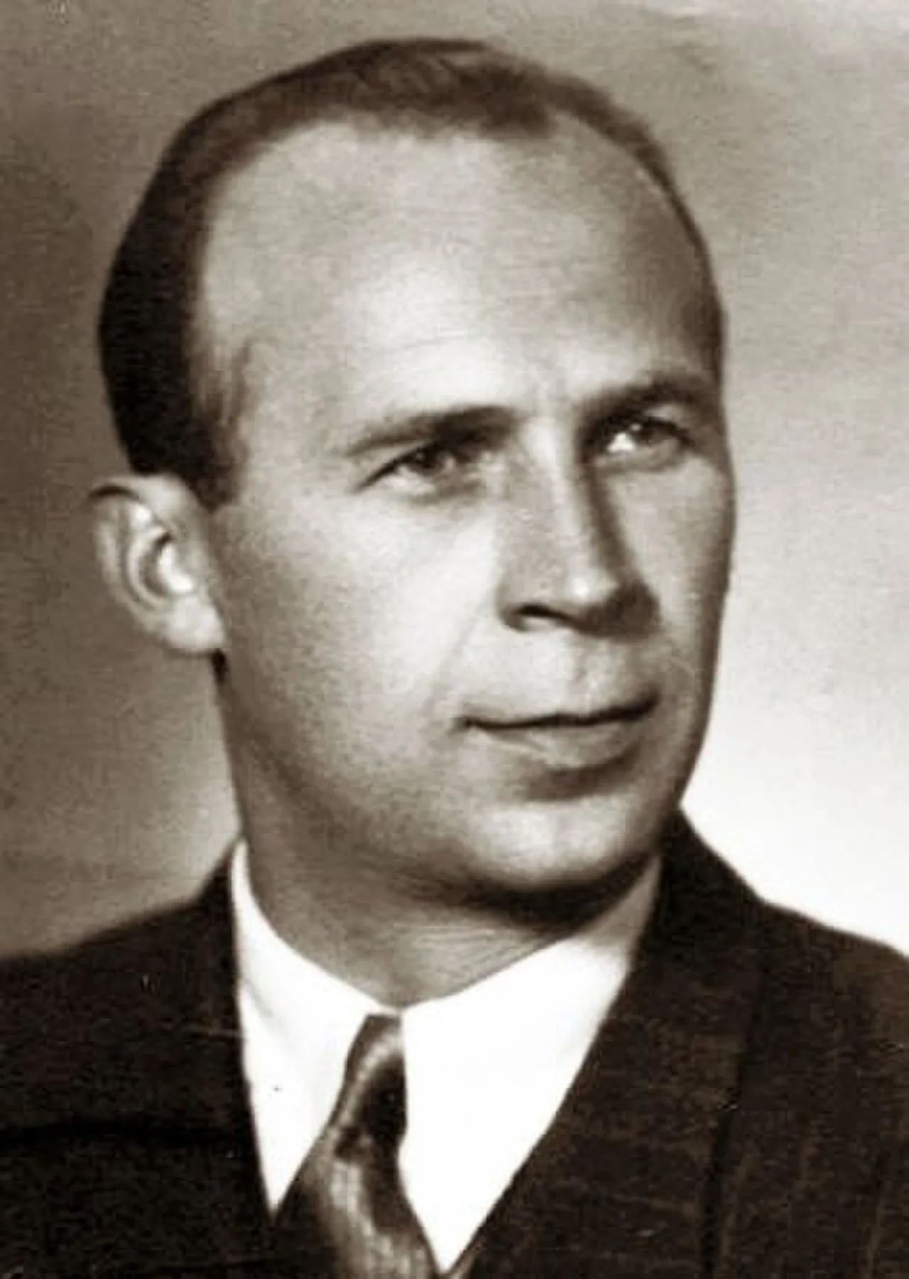 Portrait of Kazimierz Mijal (1910–2010) – memorial page