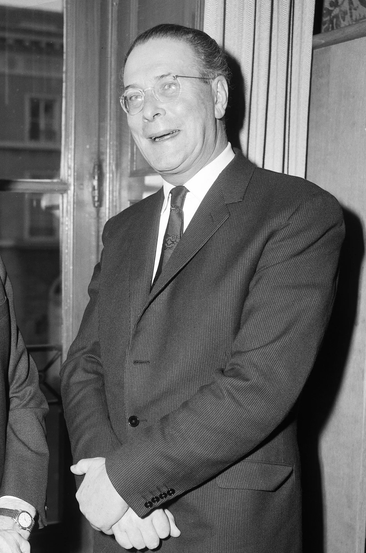 Portrait of Kenneth Adam (1908–1978) – memorial page