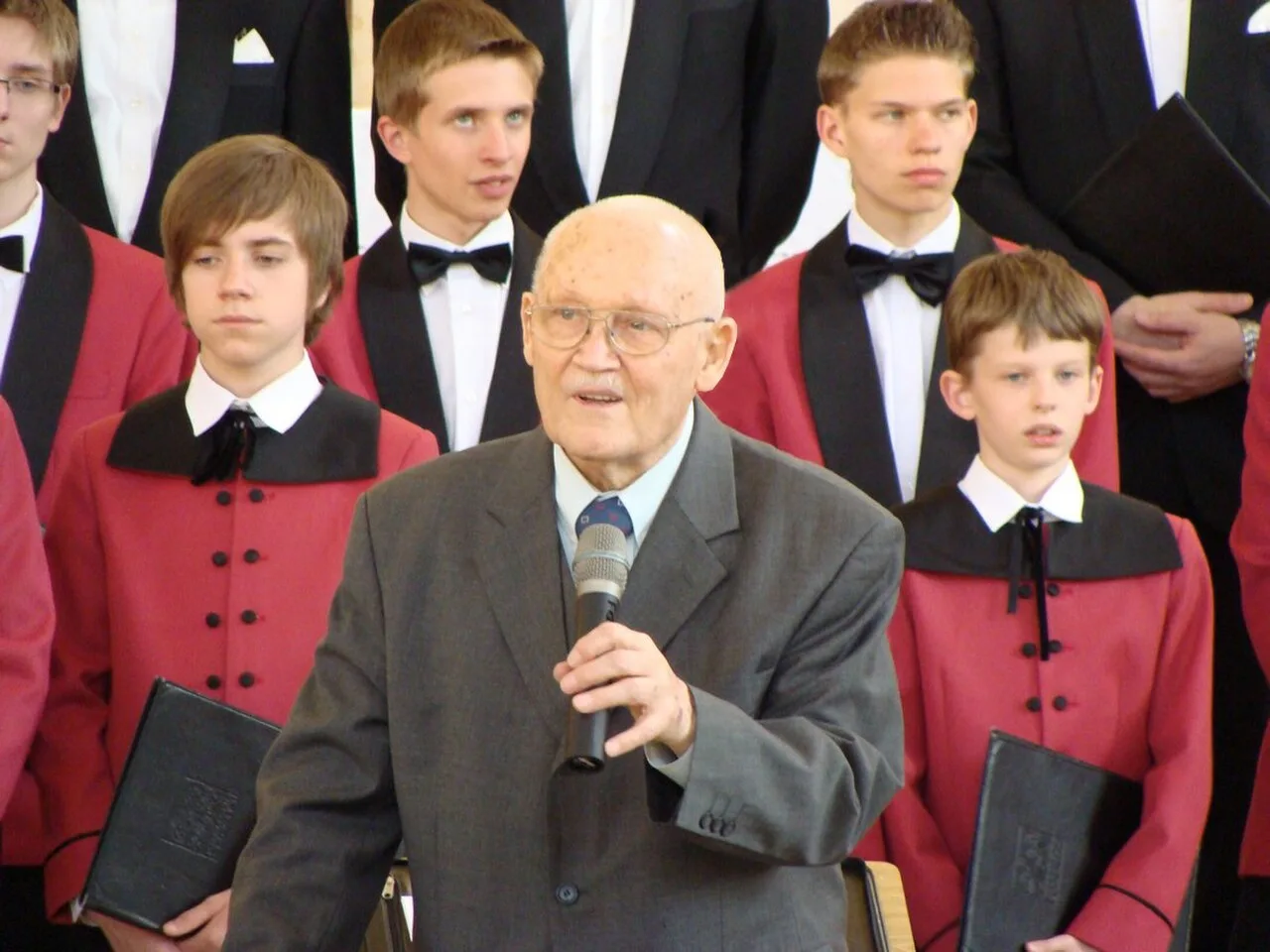 Portrait of Stefan Stuligrosz (1920–2012) – memorial page