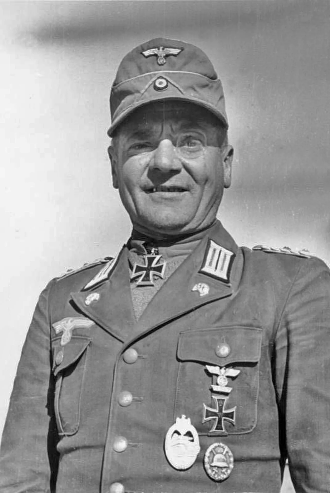 Portrait of Hans Cramer (1896–1968) – memorial page