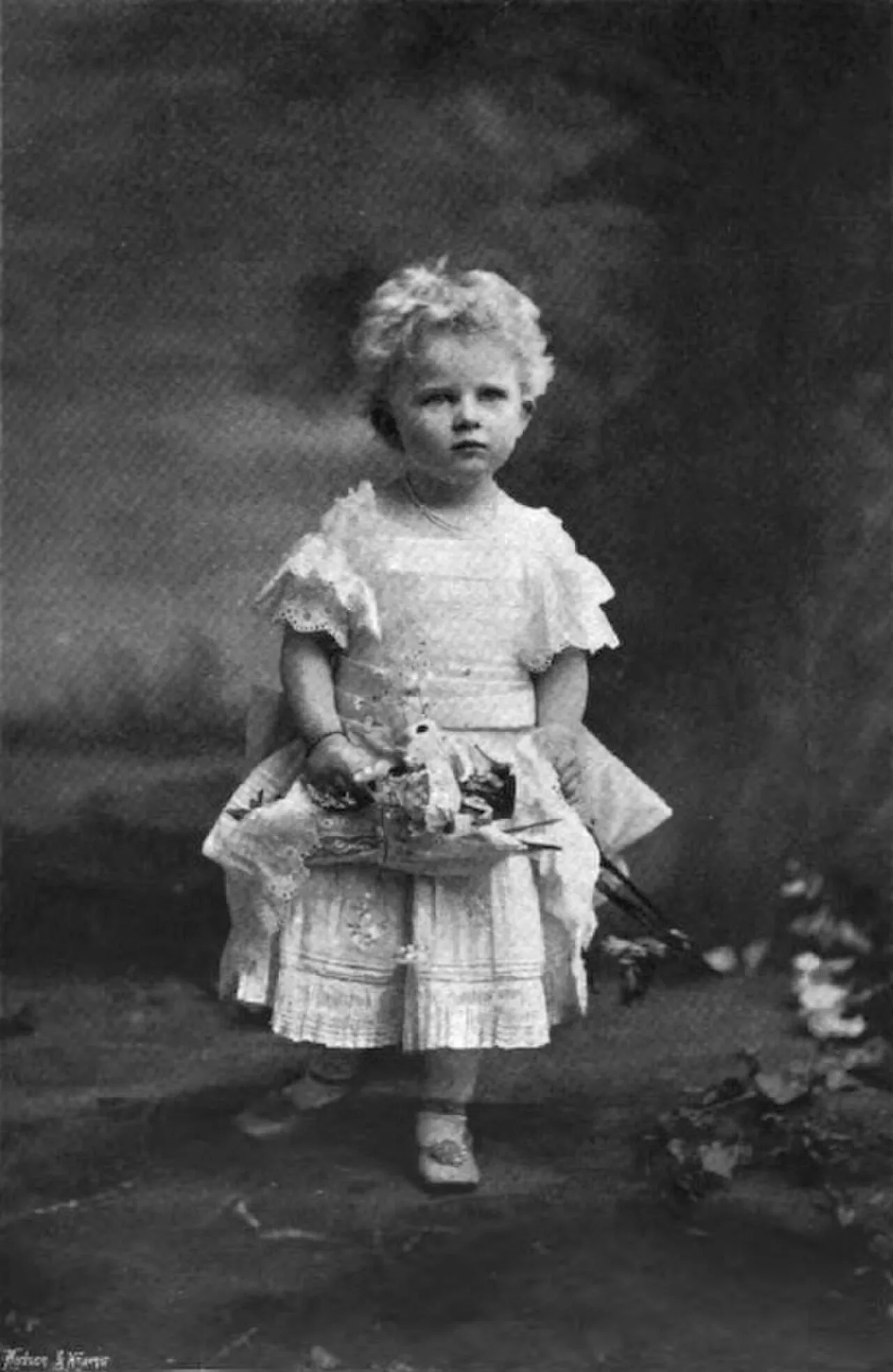 Portrait of Helena Gibbs (1899–1969) – memorial page