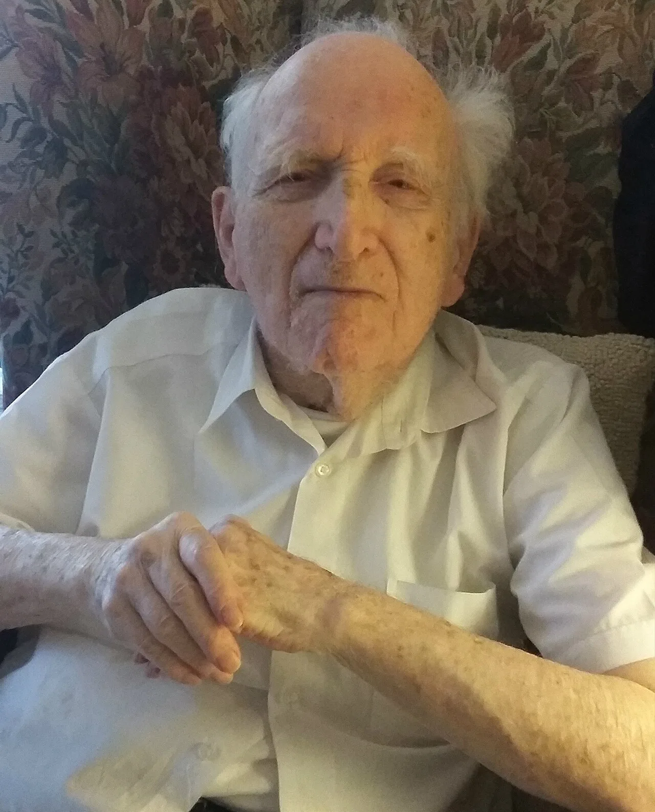 Porträt von Larry Eisenberg (1919–2018) – Gedenkseite