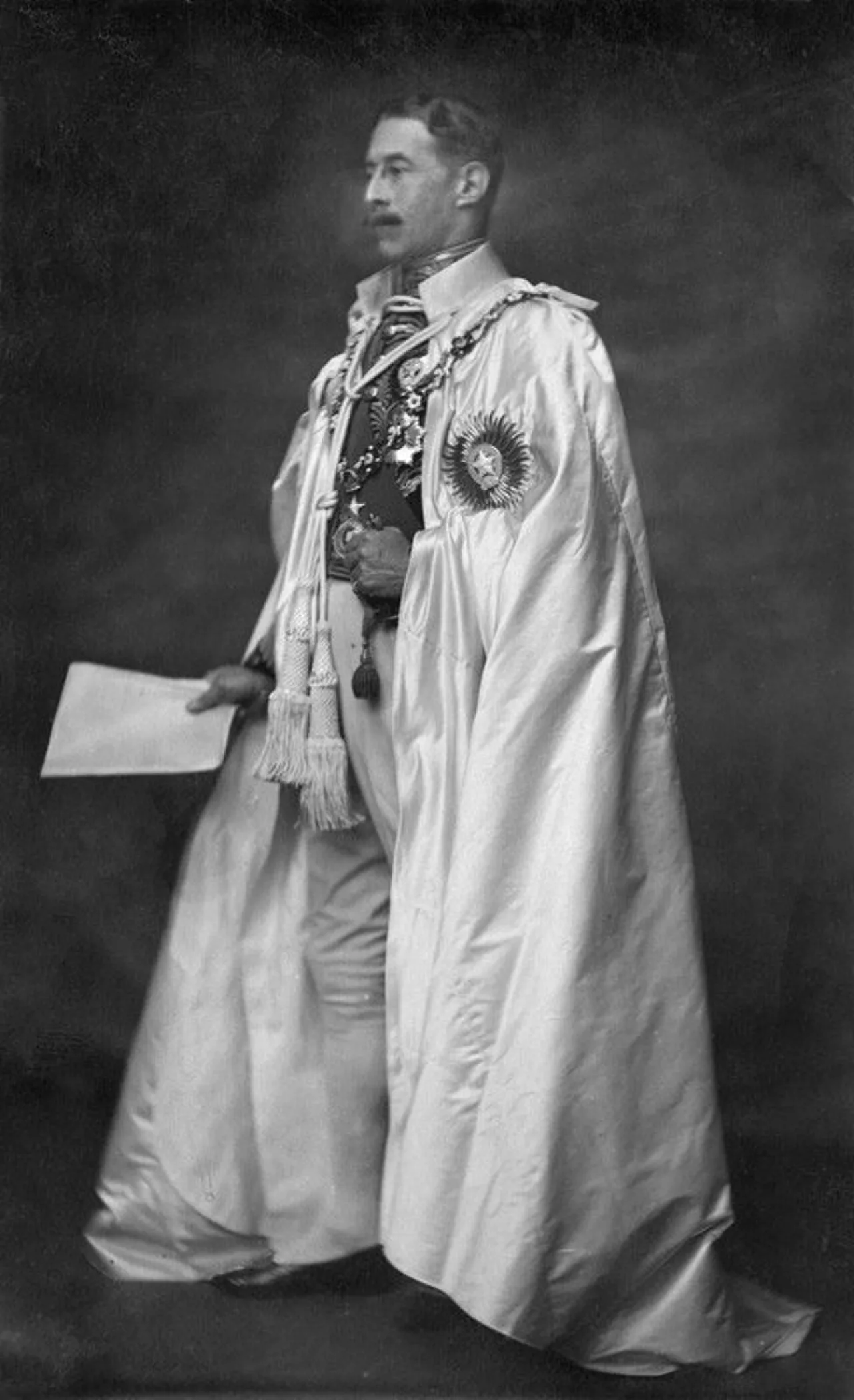 Porträt von Lawrence Dundas, 2. Marquess of Zetland (1876–1961) – Gedenkseite