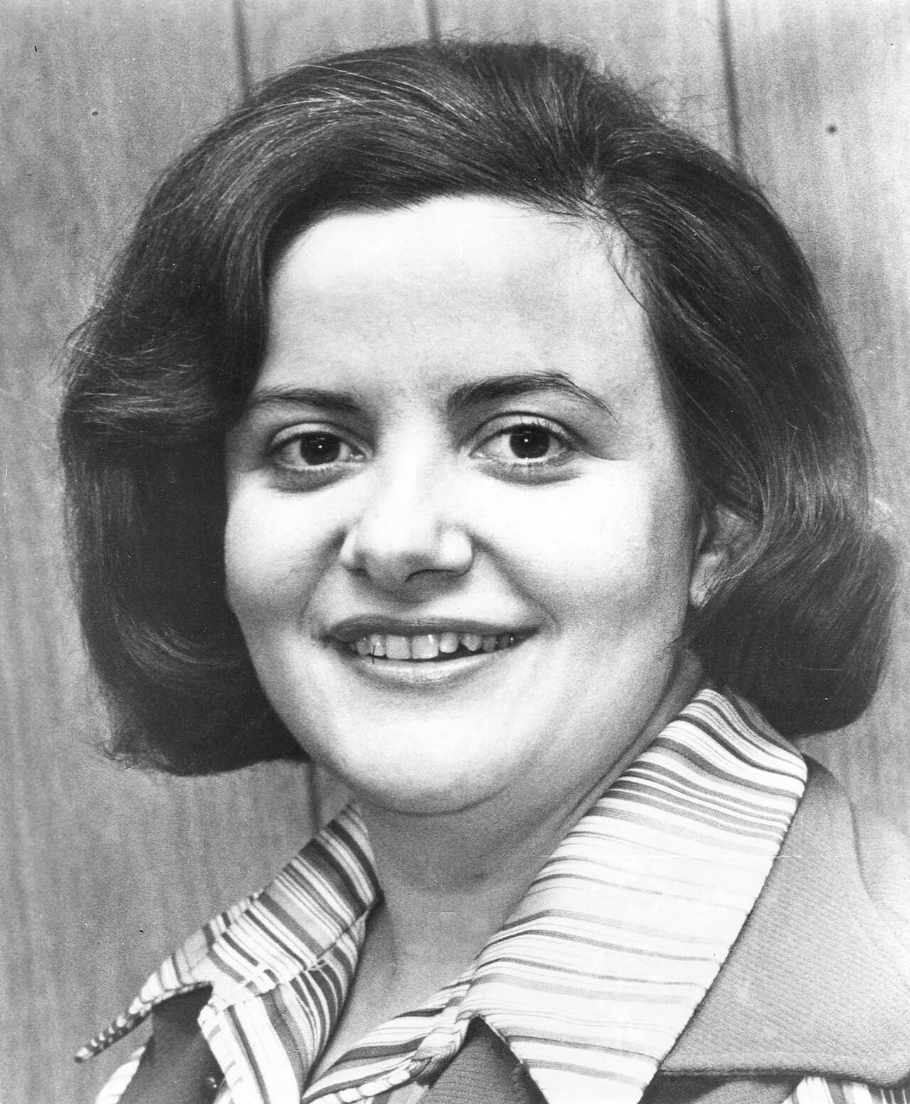 Porträt von Mary Rose Oakar (1940–2025) – Gedenkseite