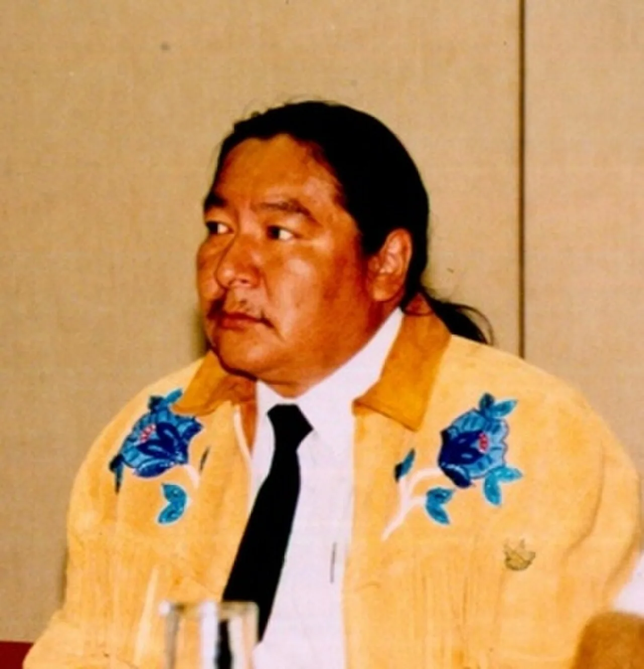 Porträt von Elijah Harper (1949–2013) – Gedenkseite
