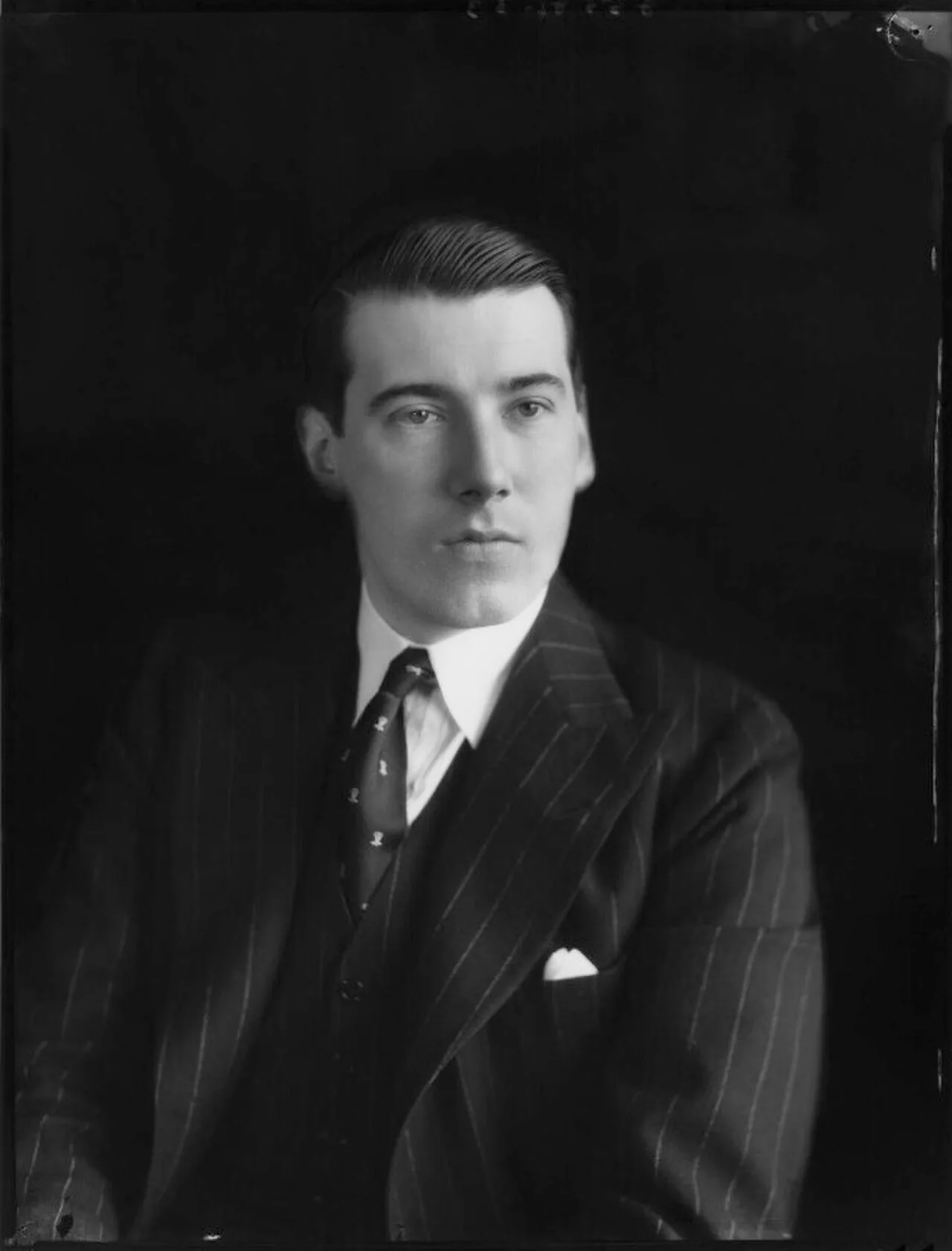 Portrait of Lionel Berry, 2nd Viscount Kemsley (1909–1999) – memorial page