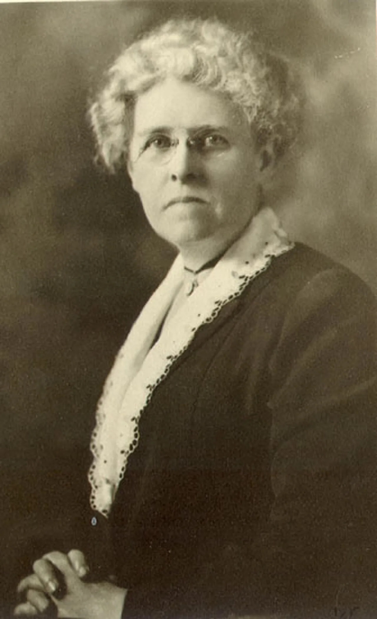 Porträt von Lola Baldwin (1860–1957) – Gedenkseite