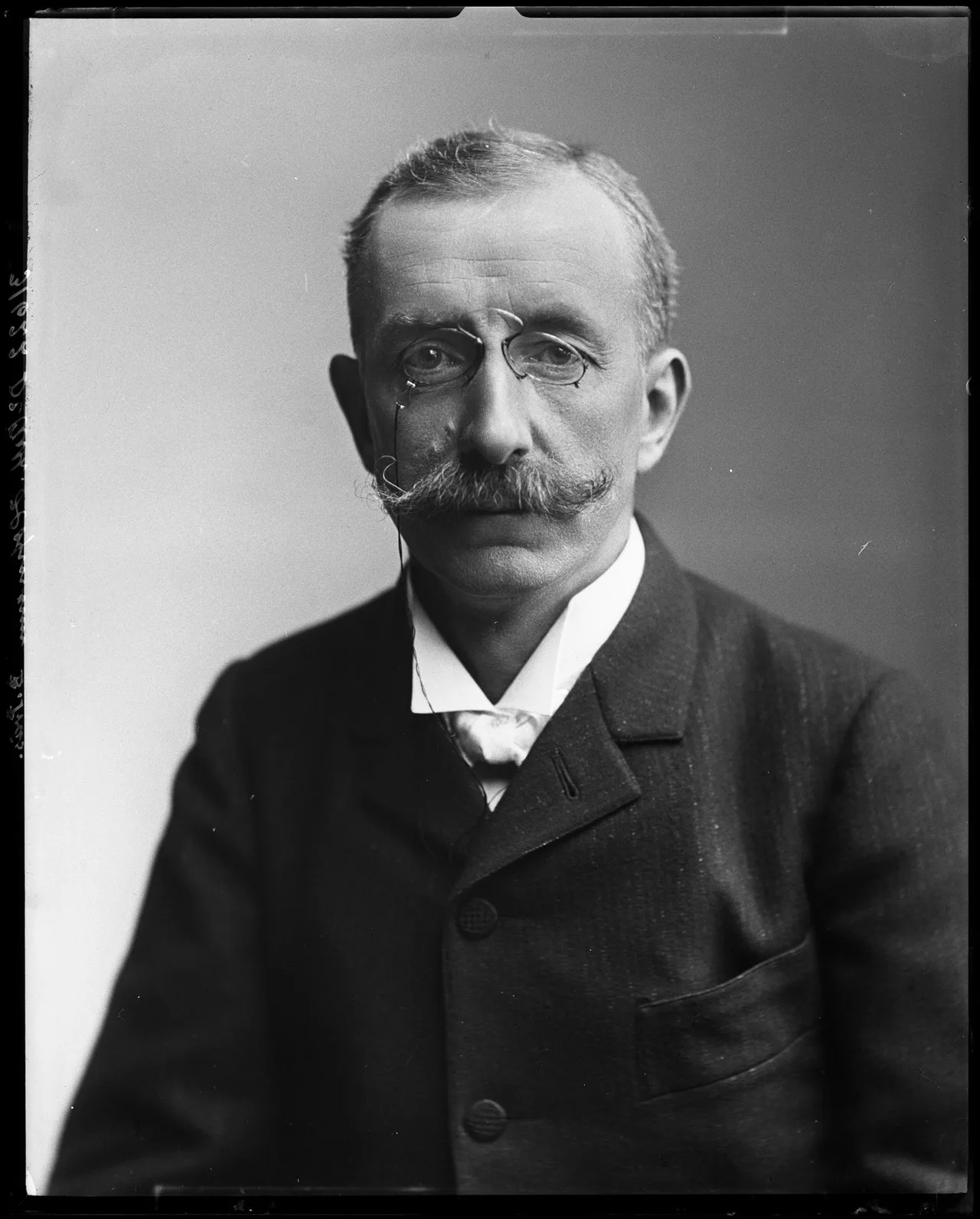 Porträt von Arthur Hoffmann (1857–1927) – Gedenkseite