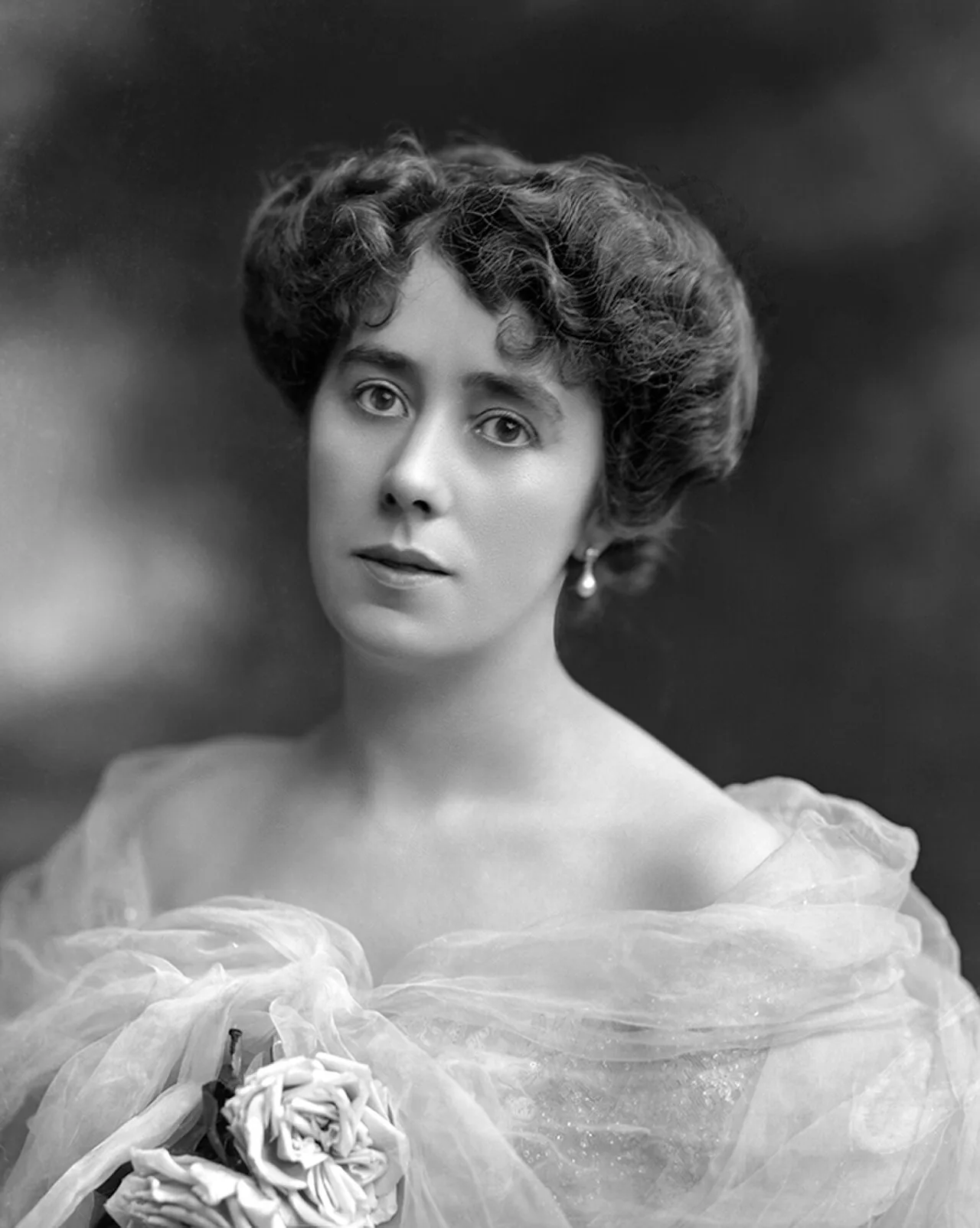 Portrait of Mary Harmsworth, Viscountess Northcliffe (1867–1963) – memorial page