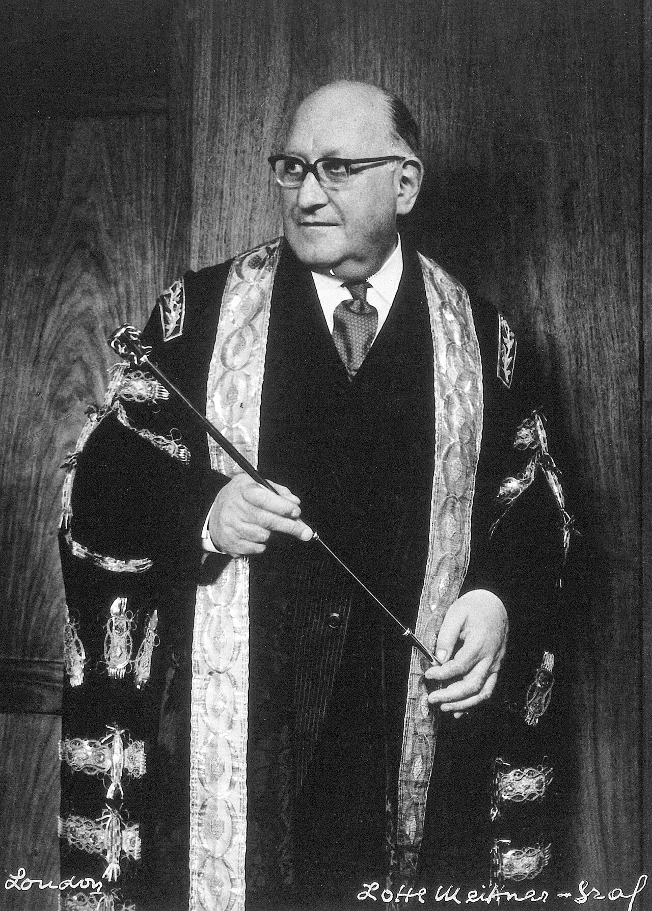 Portrait of Max Rosenheim, Baron Rosenheim (1908–1972) – memorial page